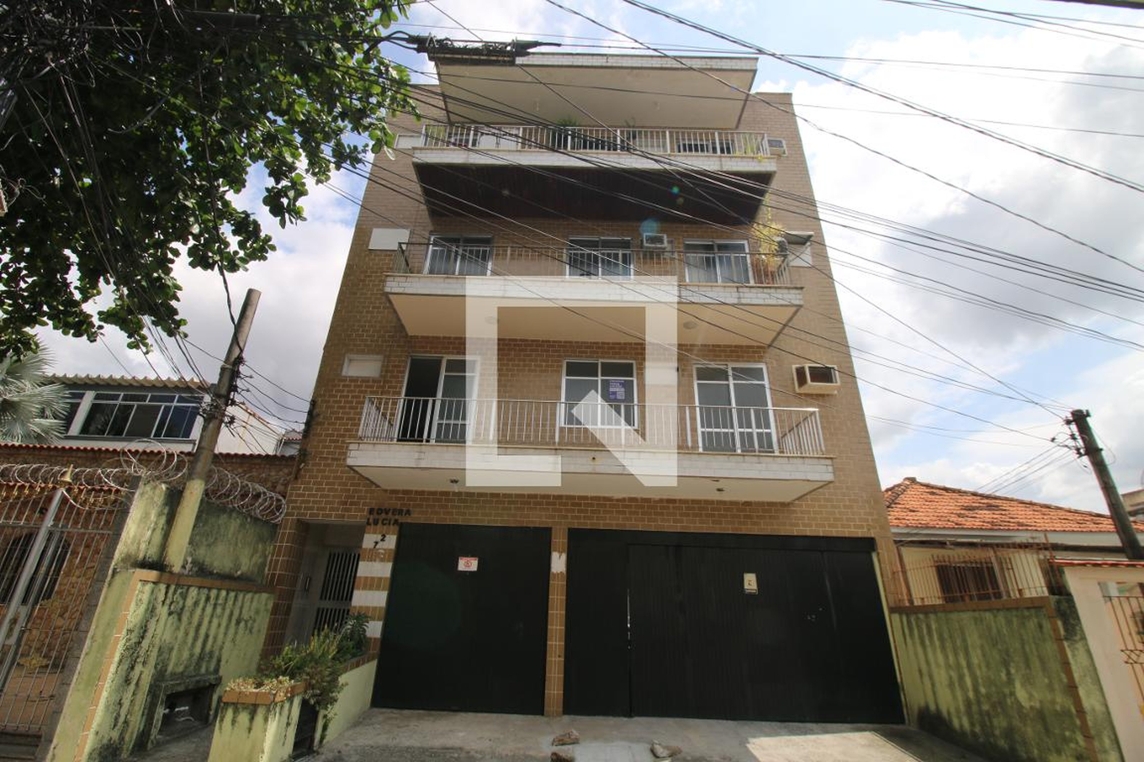 Fachada do Prédio Condomínio em Rua General Silveira Sobrinho, 72