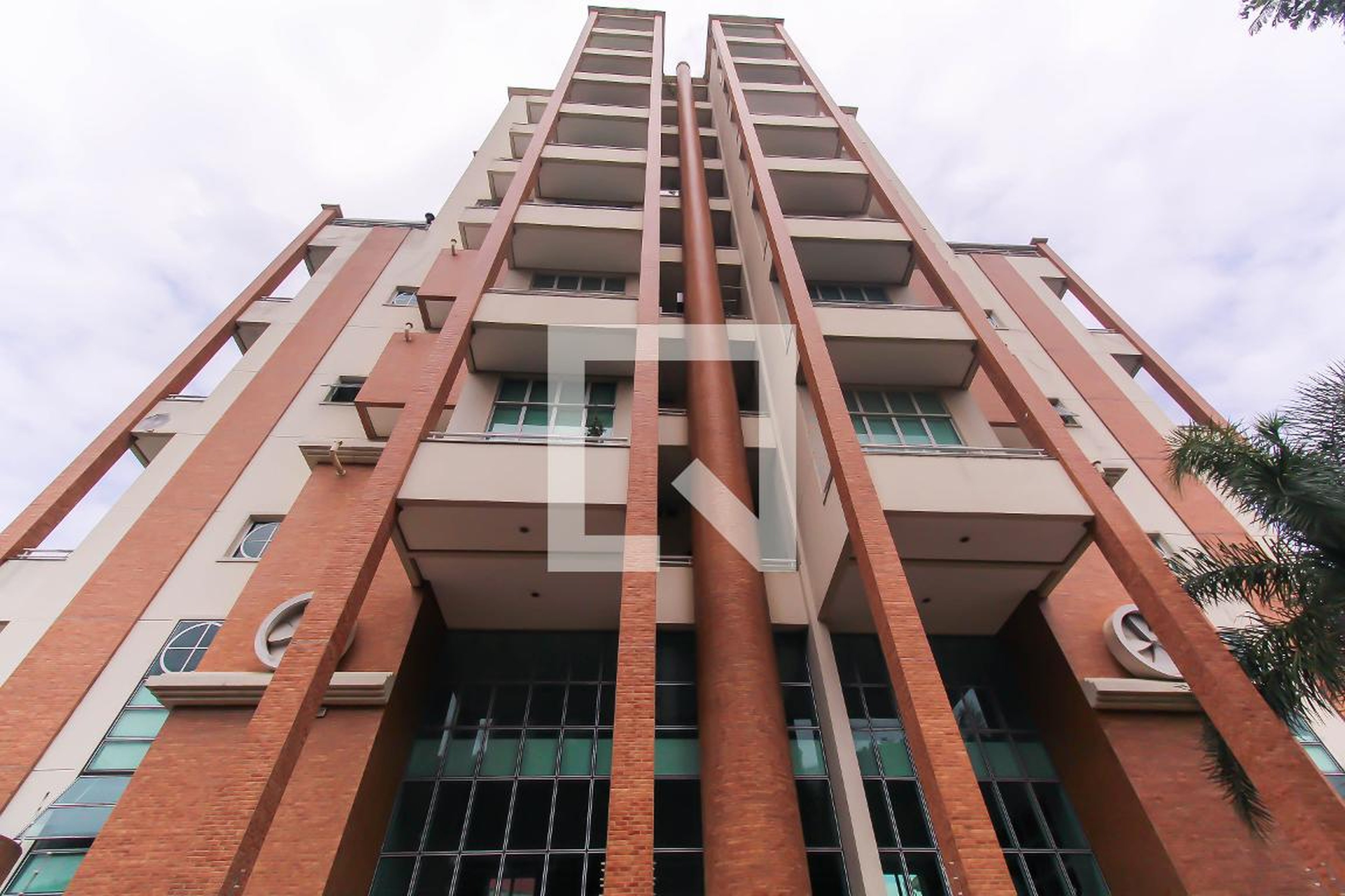 Fachada Condomínio Pozelli Loft Plus