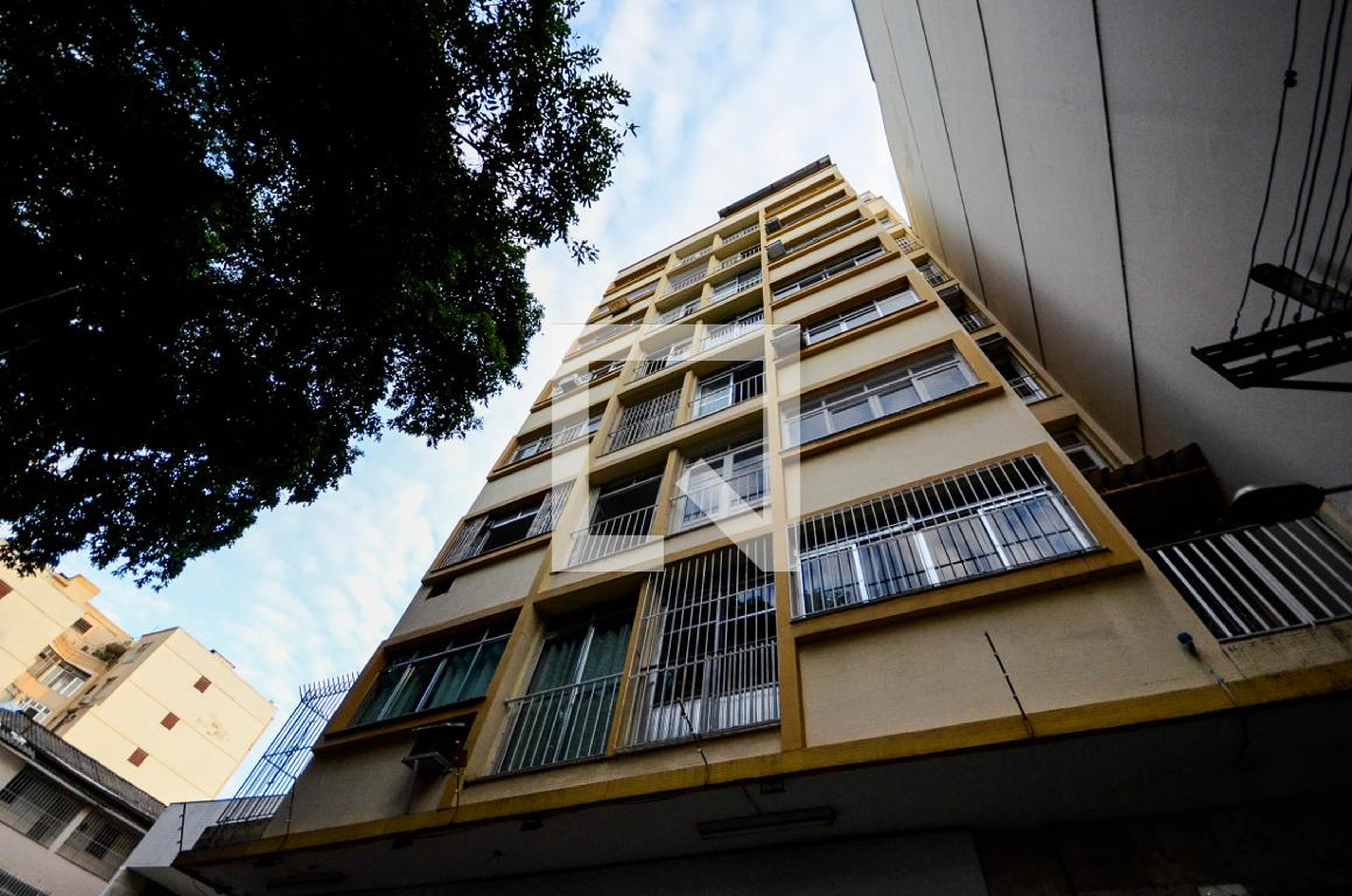 Fachada Condomínio em Rua Conde de Bonfim, 233