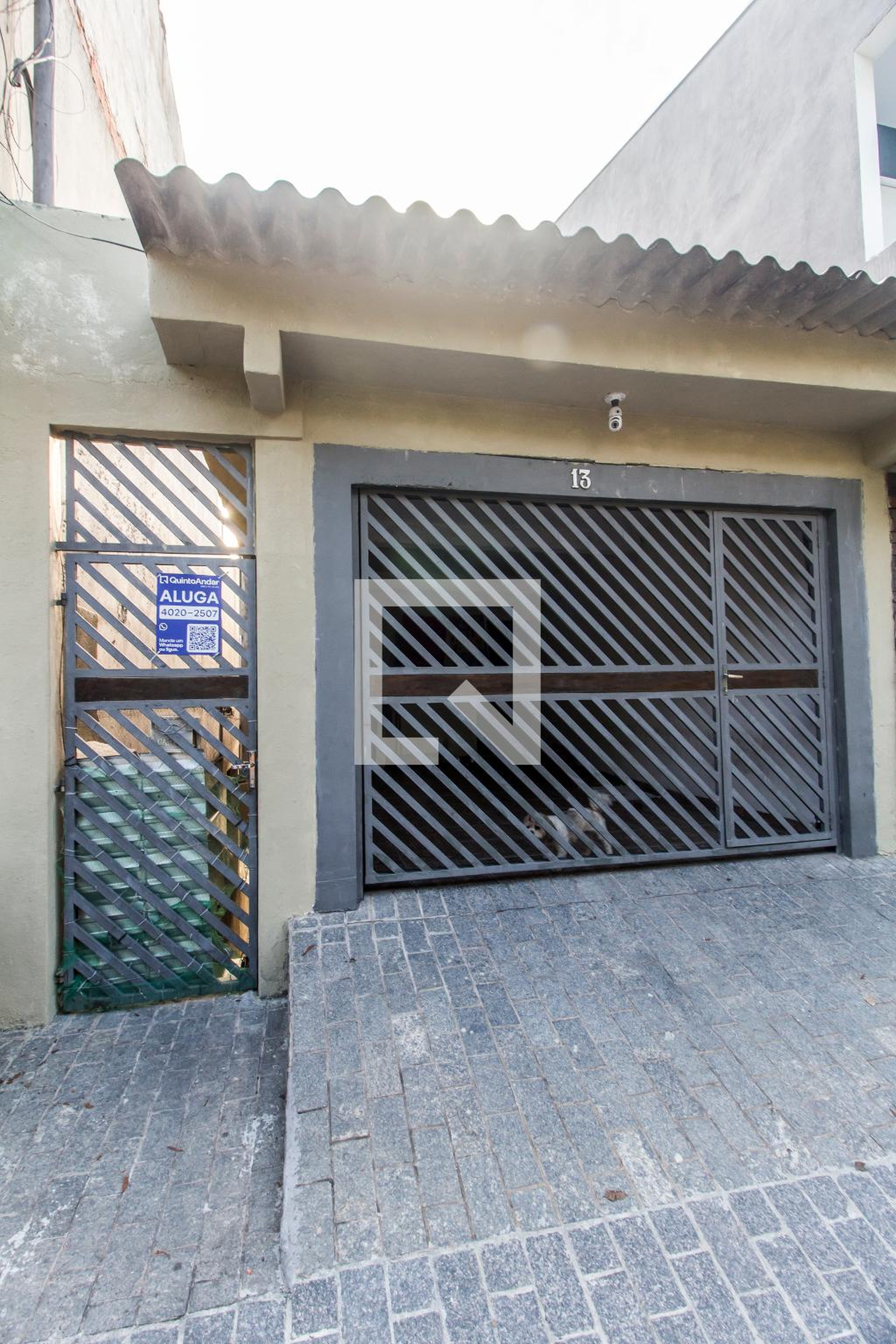 Fachada Condomínio em Rua Rosalina Clara da Silva, 68