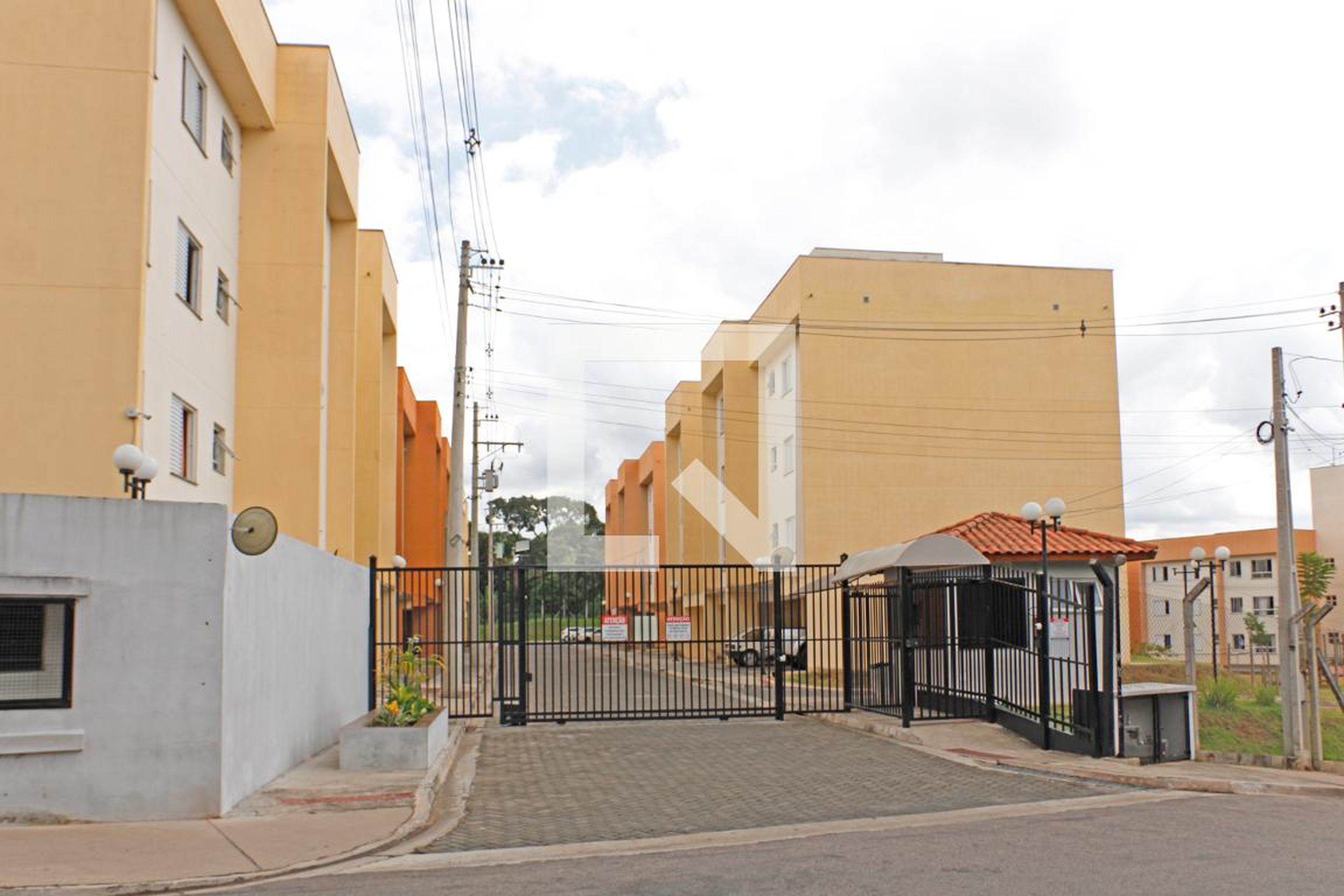 Fachada do Condomínio Condomínio em Rua Ilda Cruz, 115