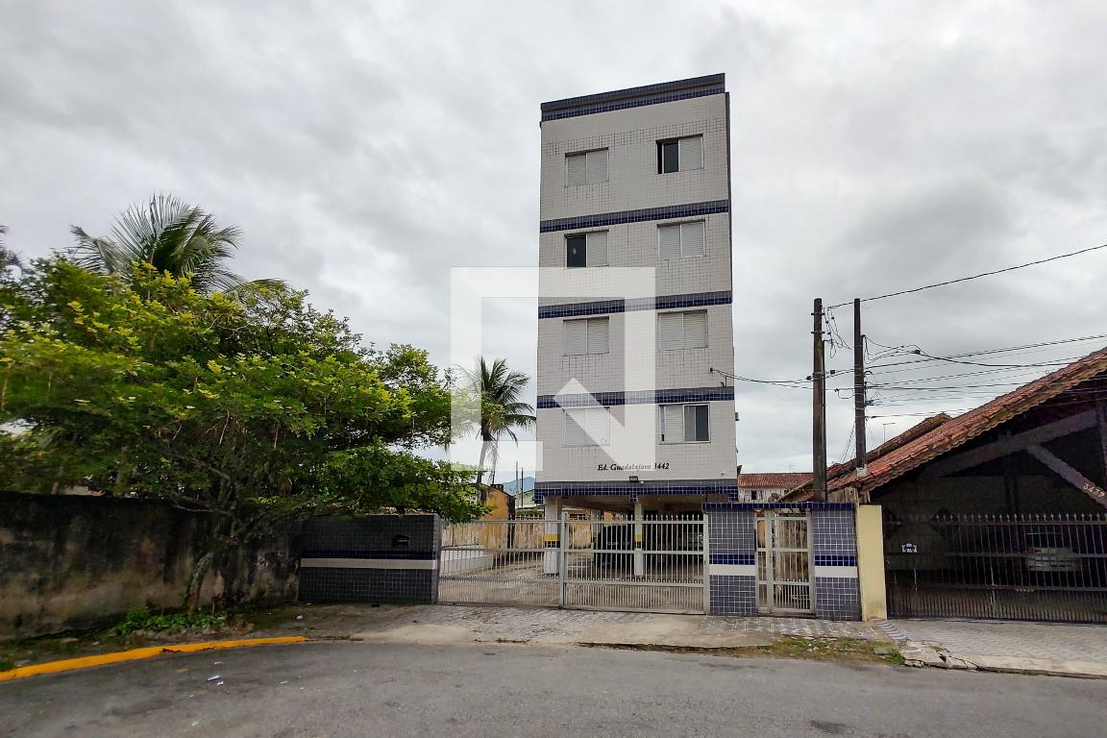 Fachada do Prédio Condomínio Guadalajara