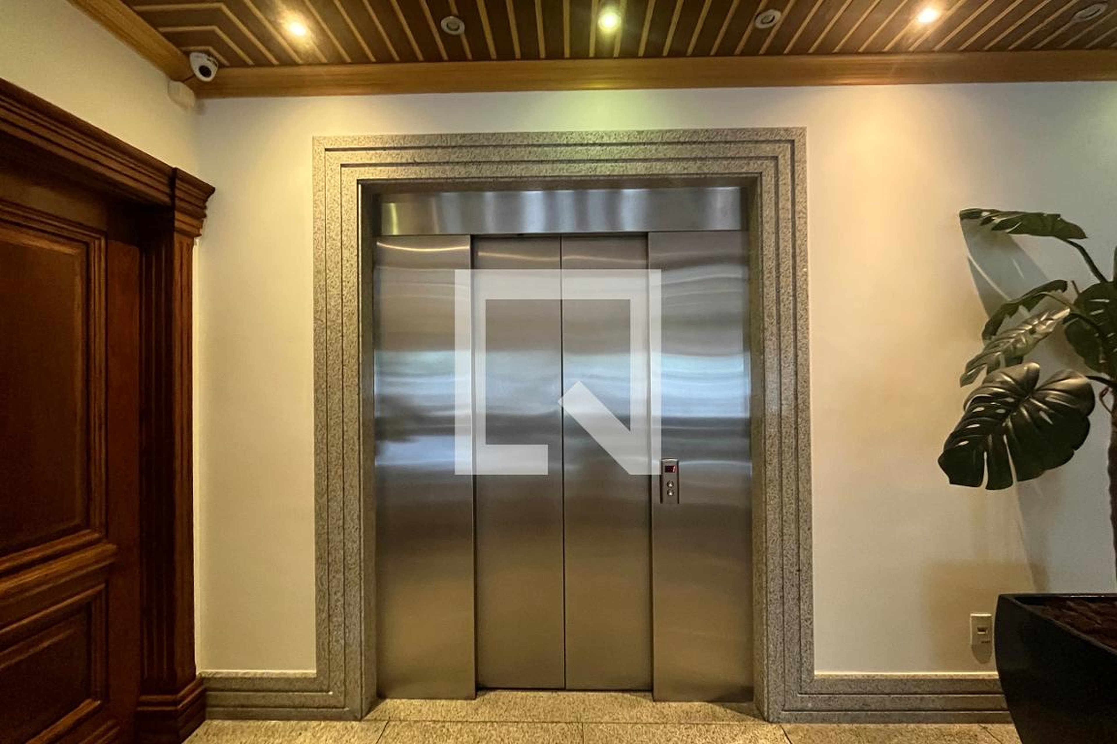 Elevador - Golden Boulevard