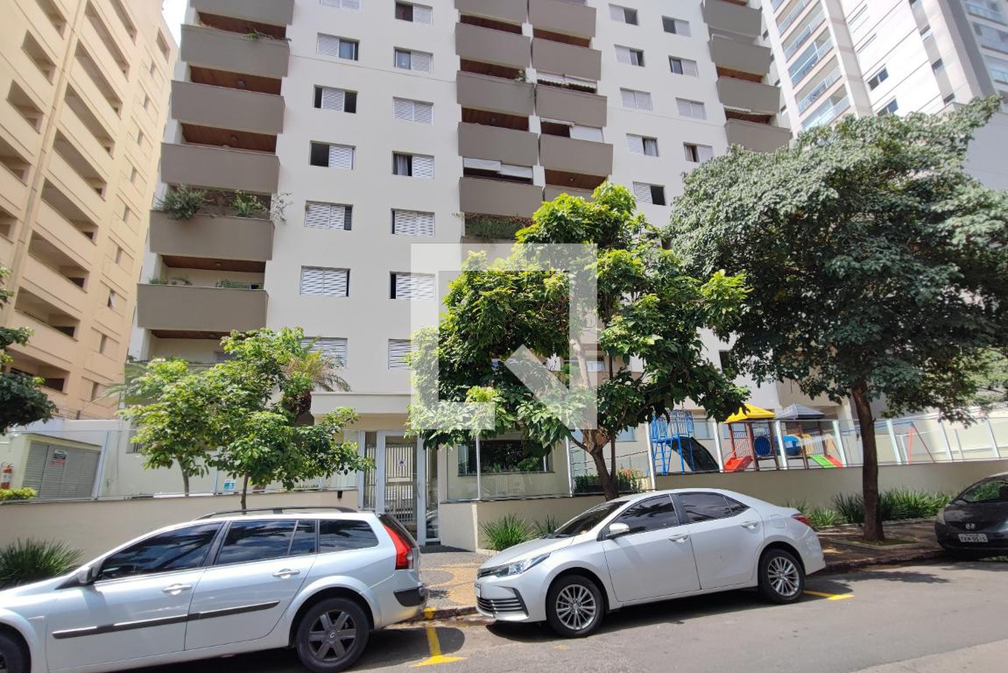 Fachada do Condomínio Condomínio em Rua Coelho Neto, 231