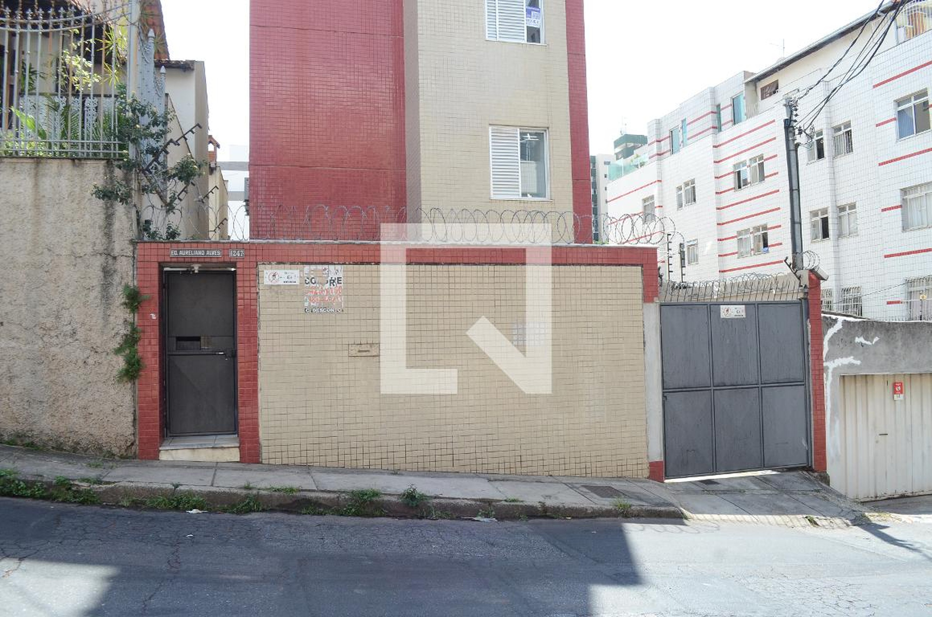 Fachada do Prédio Condomínio em Rua São Lázaro, 1247