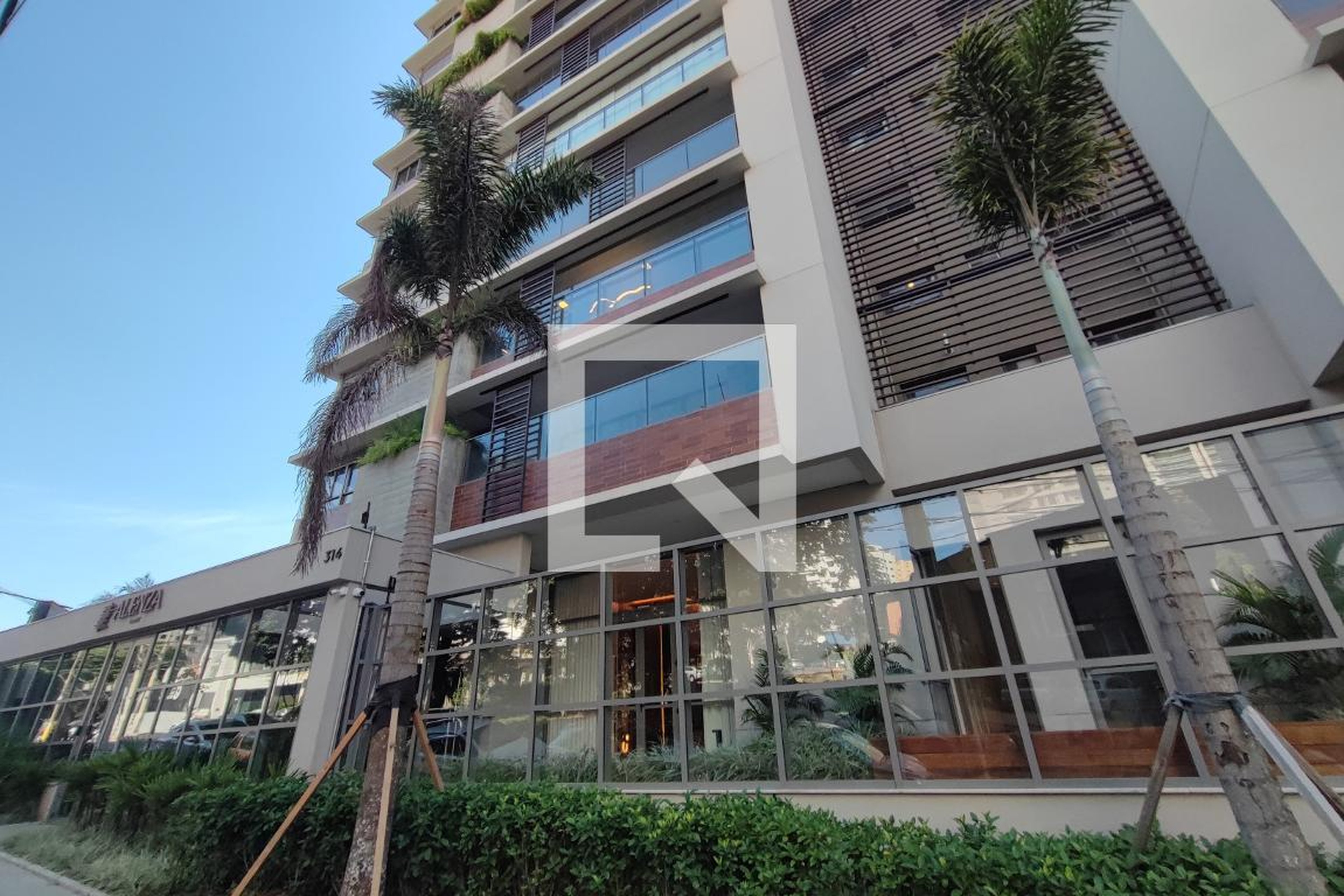 Fachada do Condomínio Condomínio Alenza Cambuí