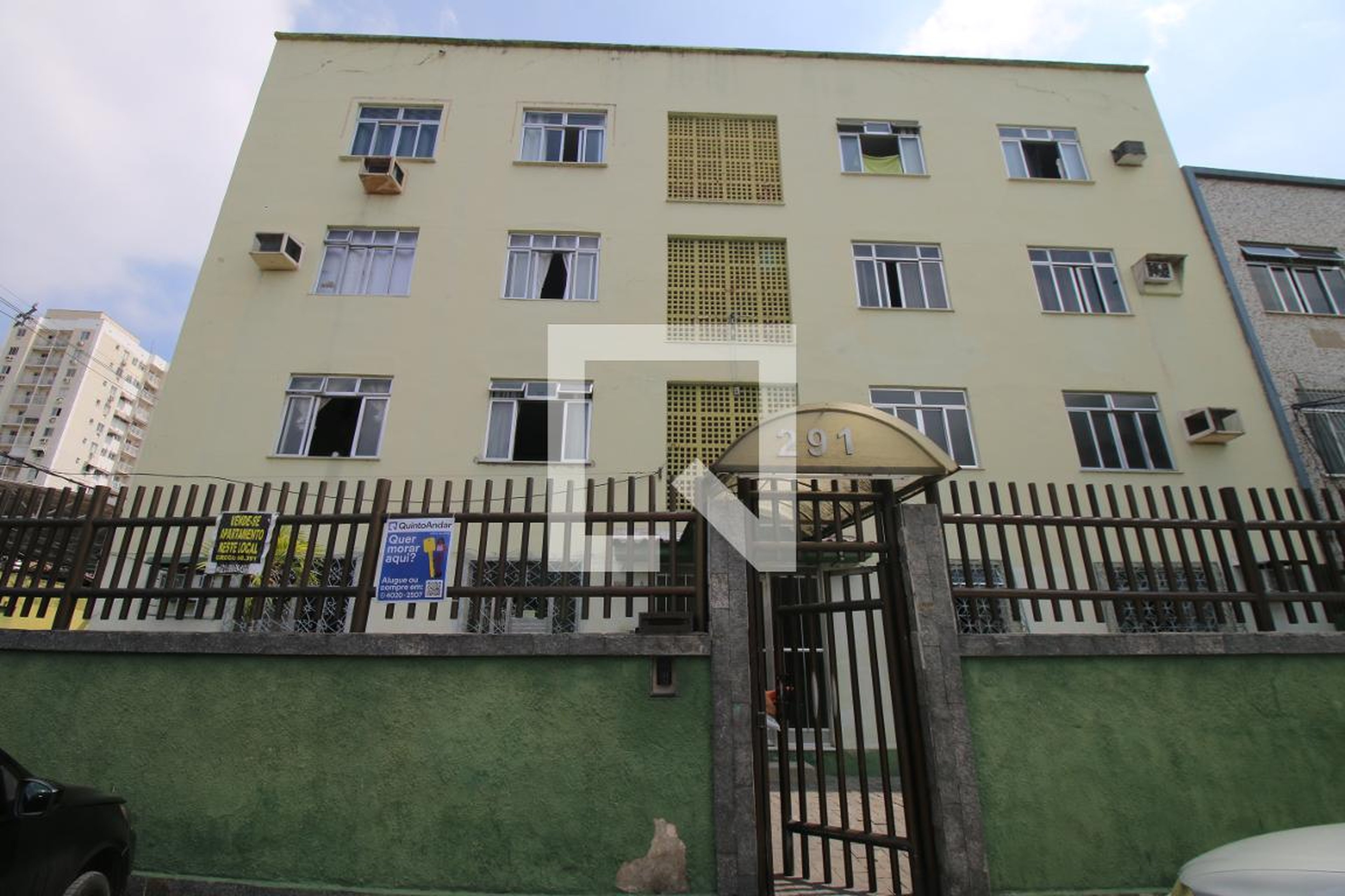 Fachada do Prédio Condomínio Habitacional de Irajá