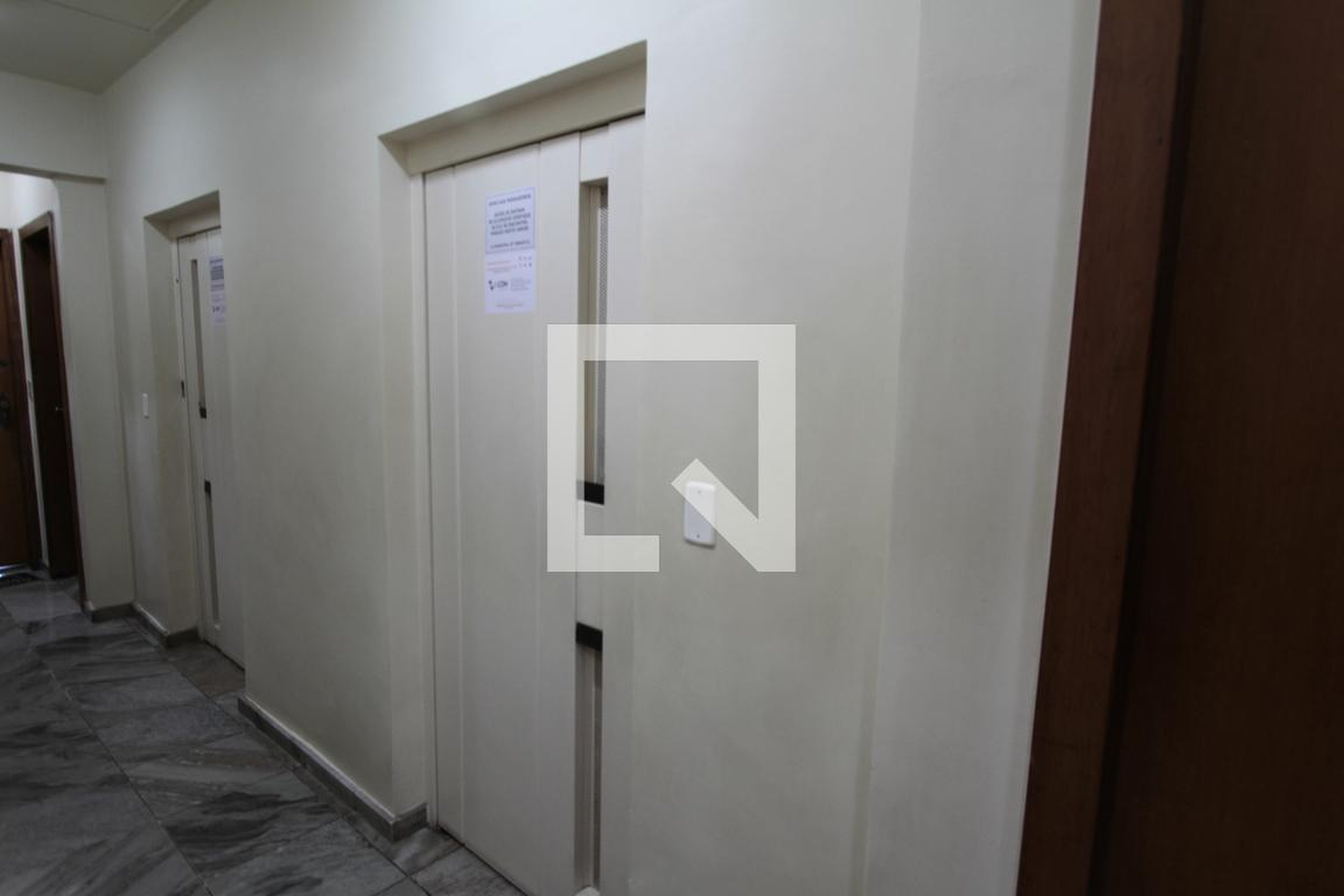 elevador - Edifício Bressane