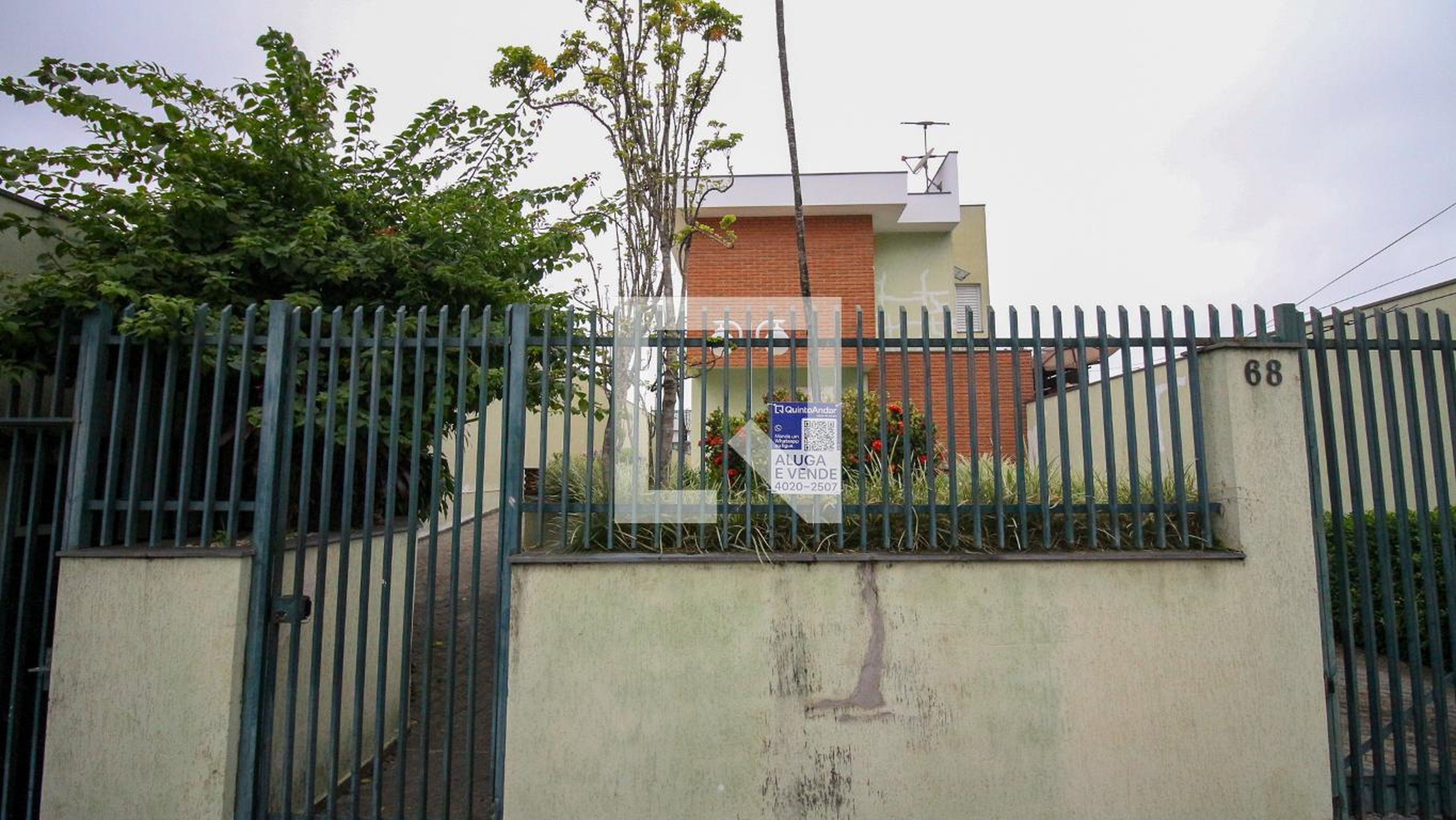 Fachada Condomínio em Rua Antônio Baião, 68