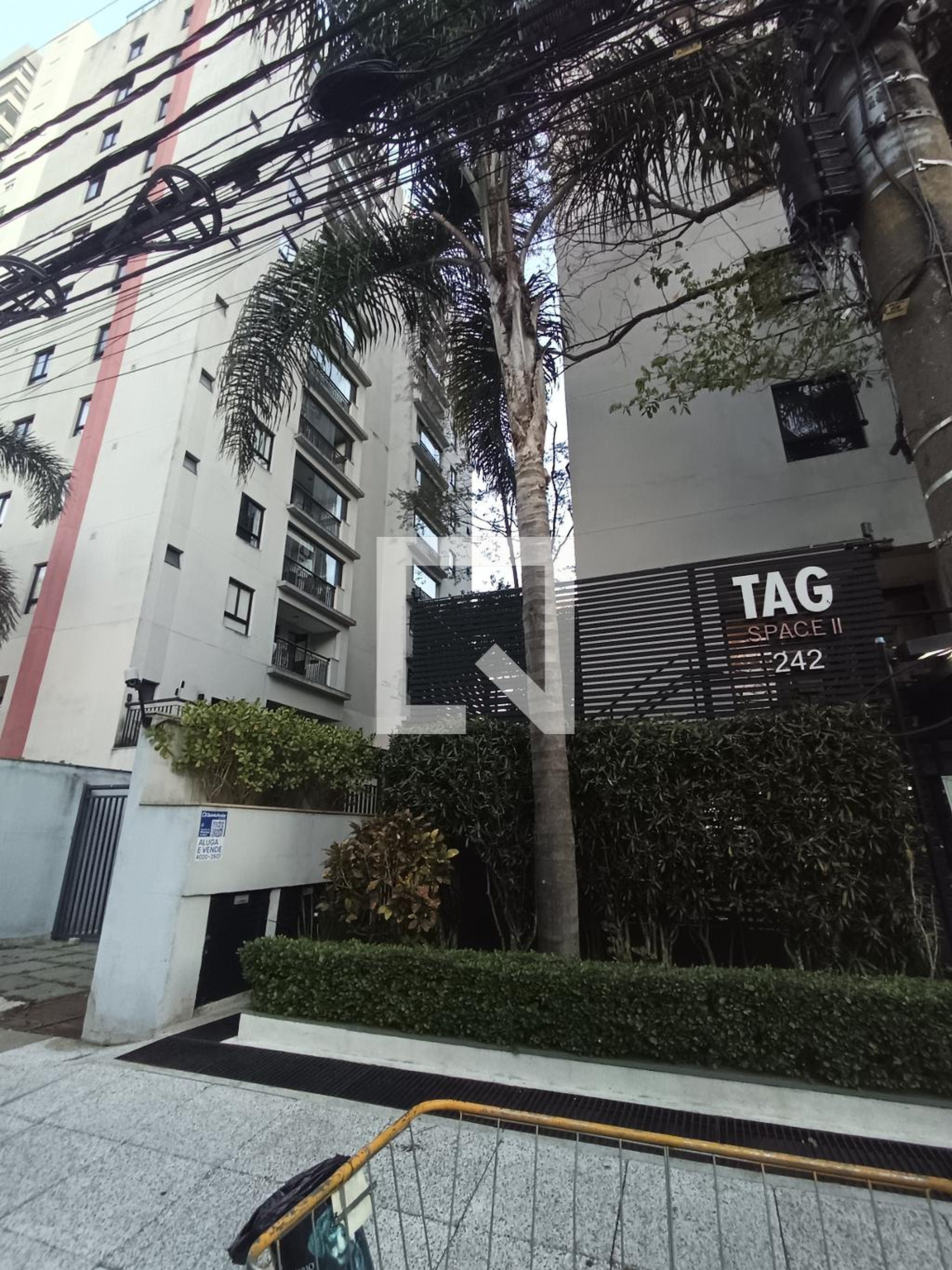 Fachada Condomínio em Rua Dias de Toledo, 11