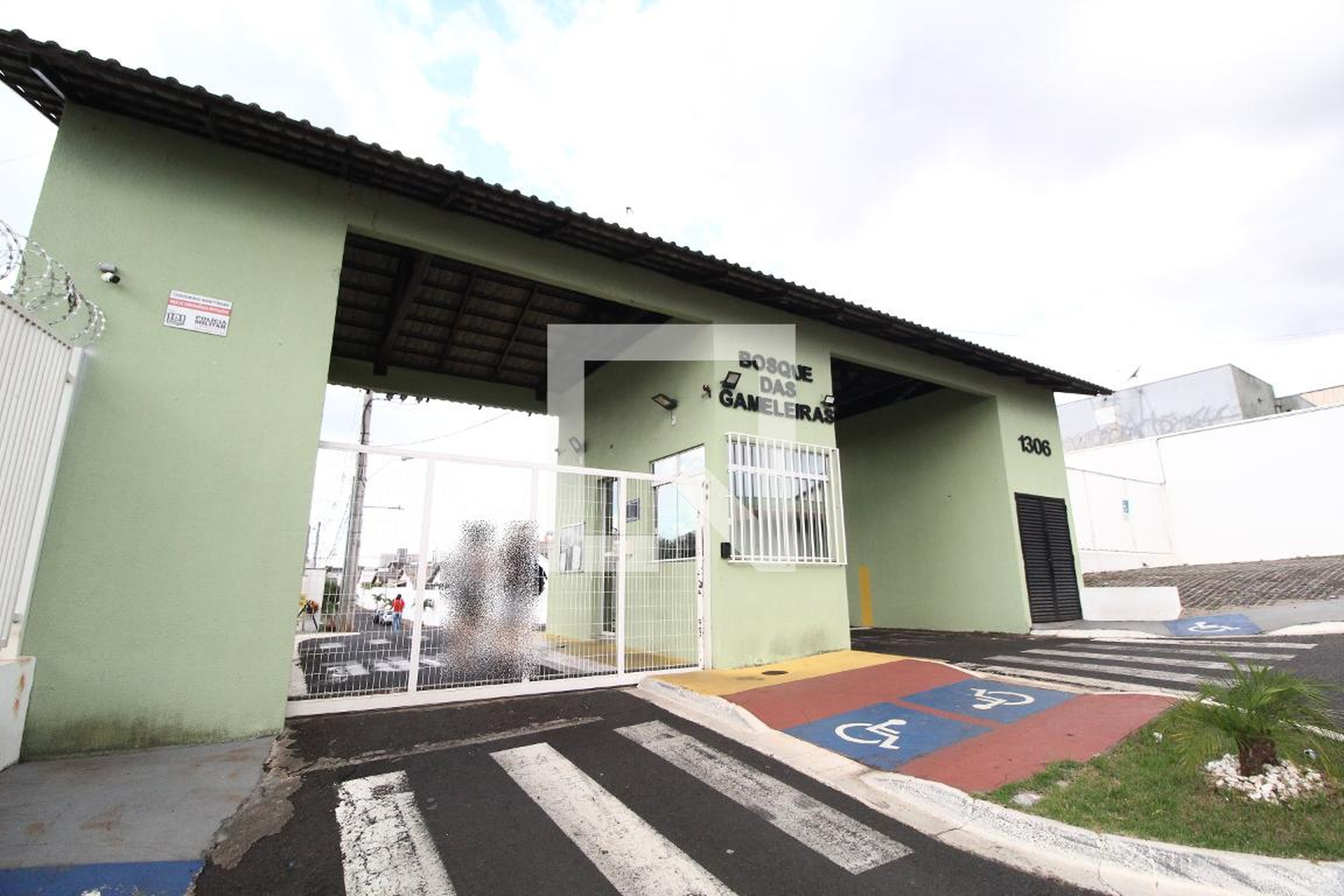 Fachada do Condomínio Condomínio Bosque das Gameleiras