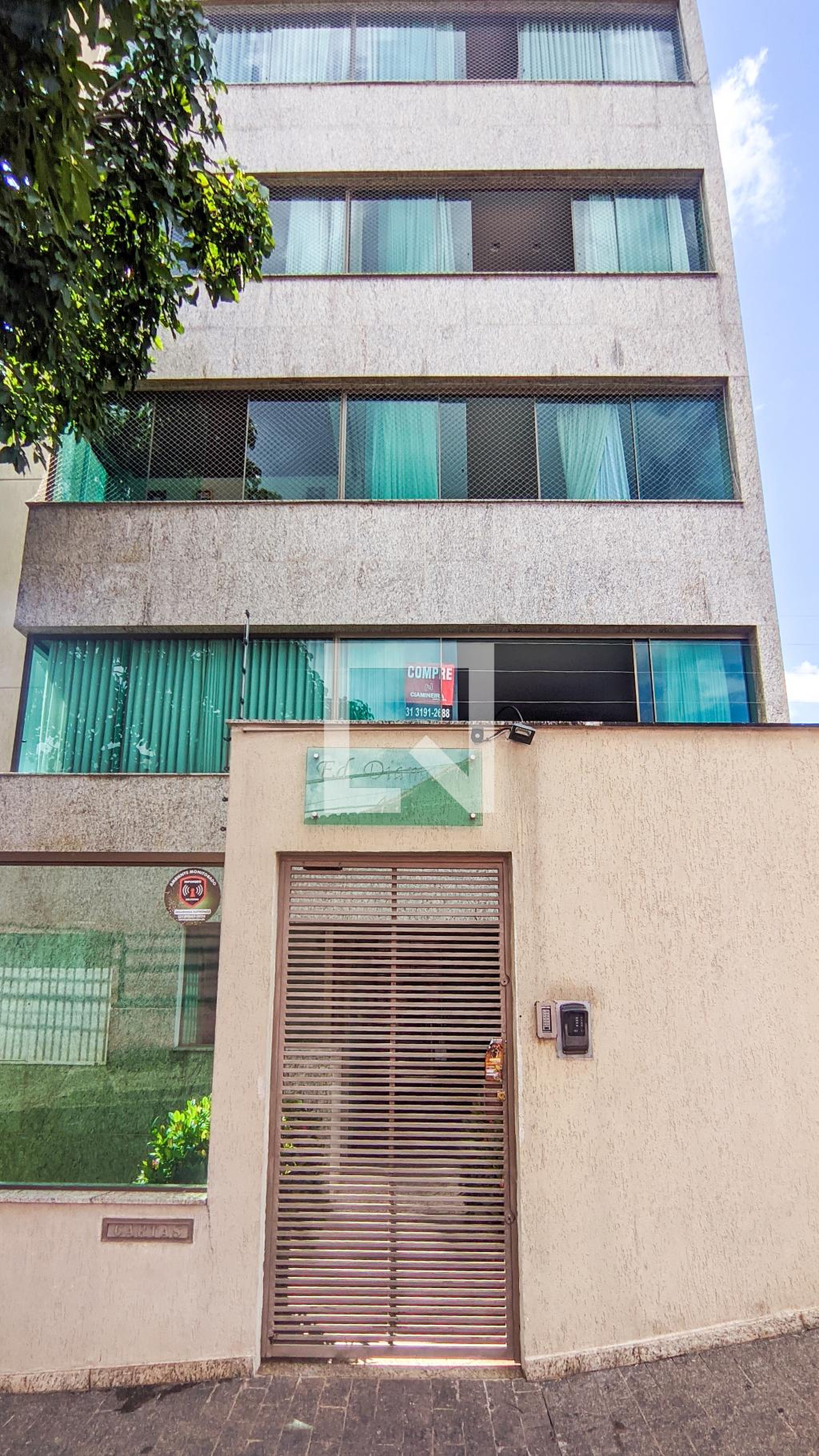 Fachada Condomínio em Rua Dialogita, 443