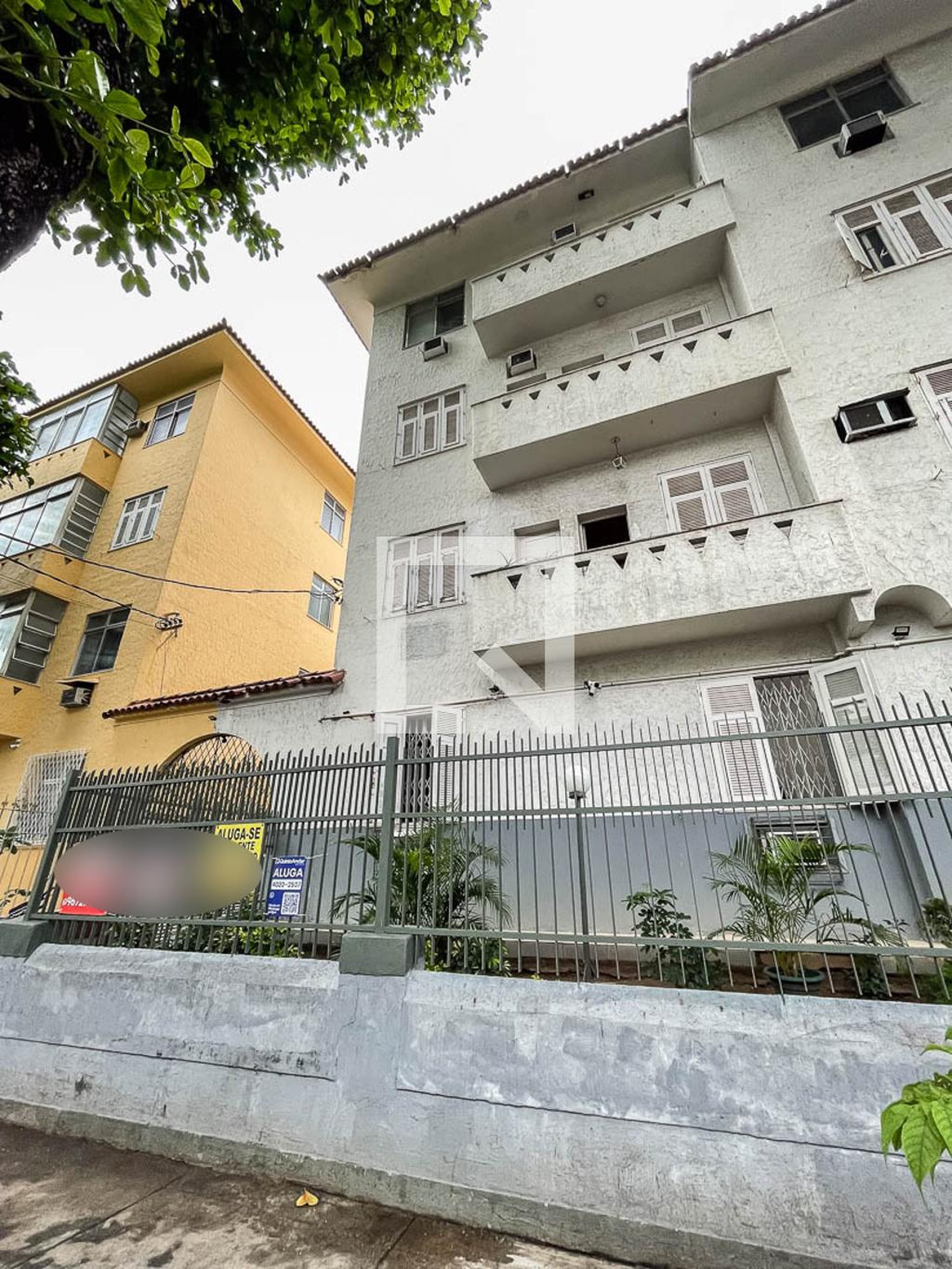 Fachada Condomínio em Rua Juparanã, 4