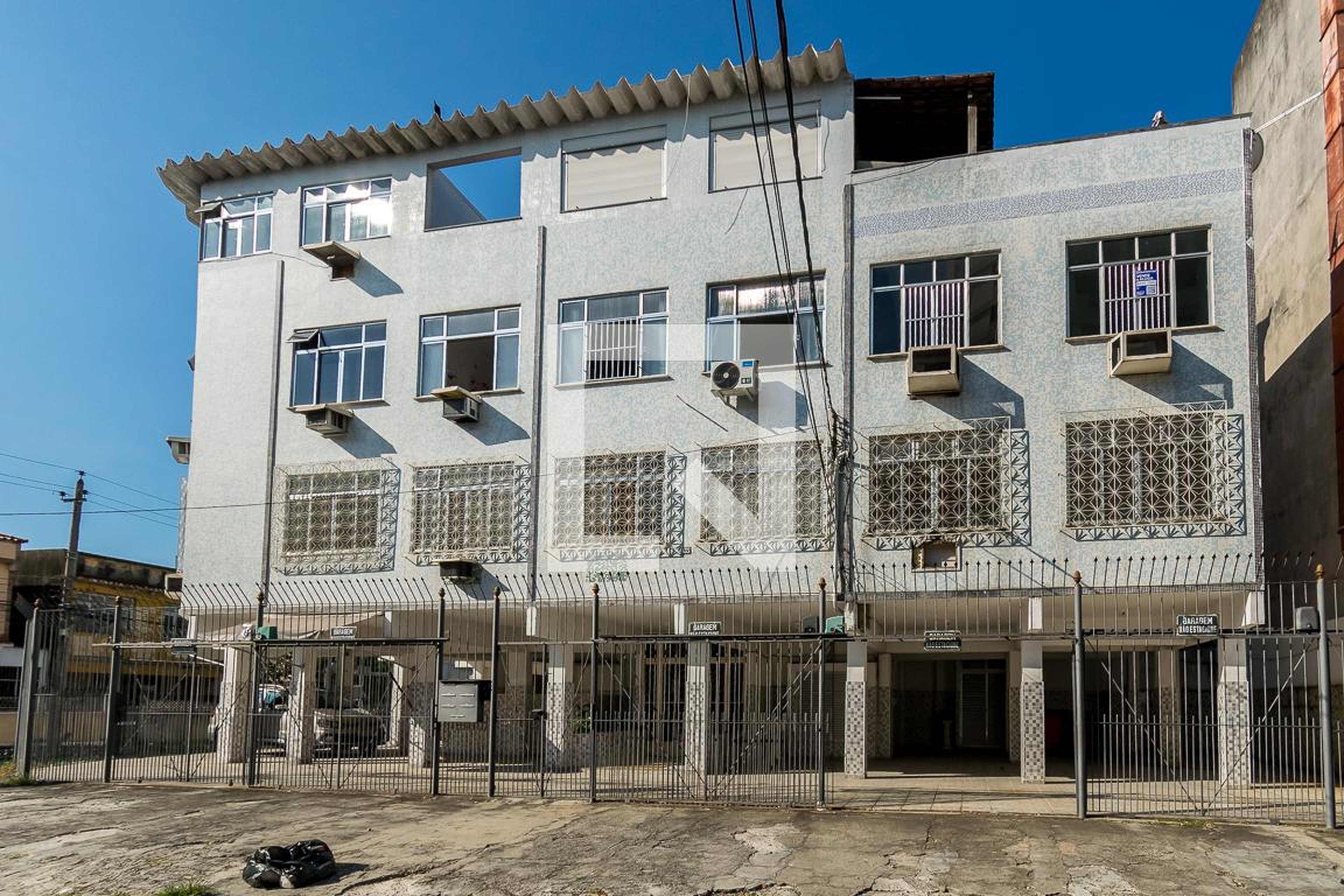 Fachada do Prédio Condomínio em Rua Engenheiro Edmundo Régis Bitencourt, 635