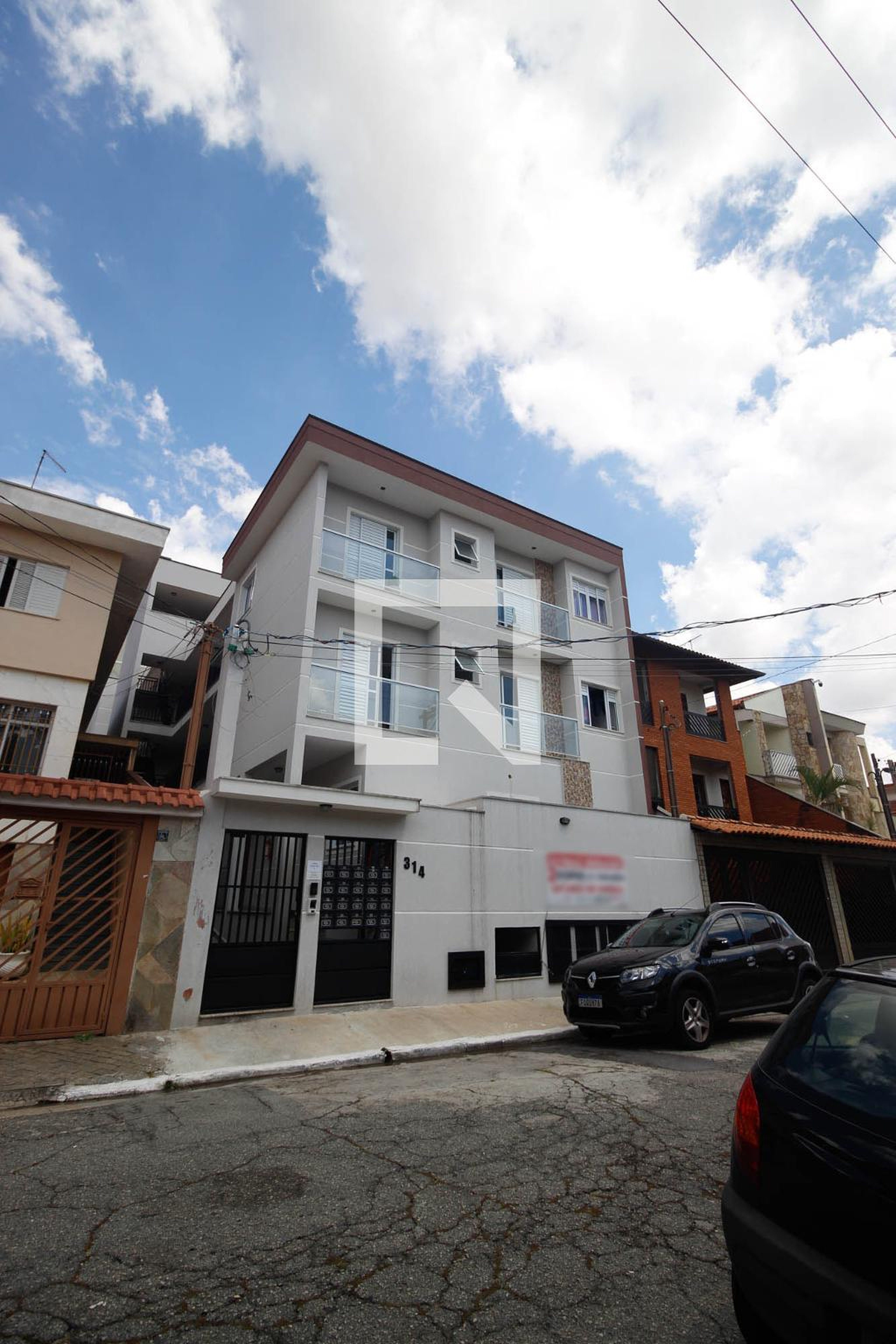 Fachada Condomínio em Rua Nelson, 314