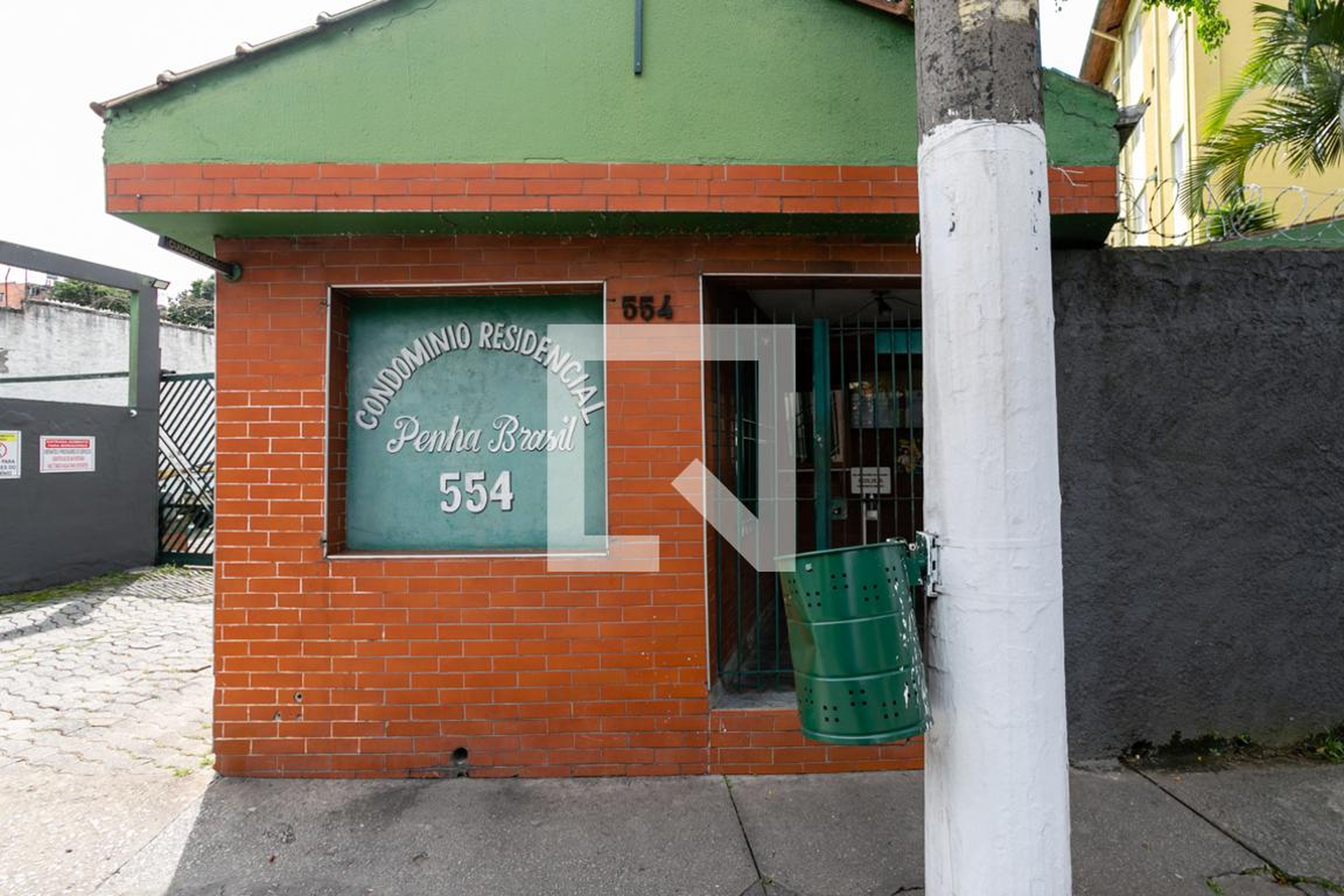 Fachada do condomínio Edifício Conjunto Residencial Gen. Penha Brasil