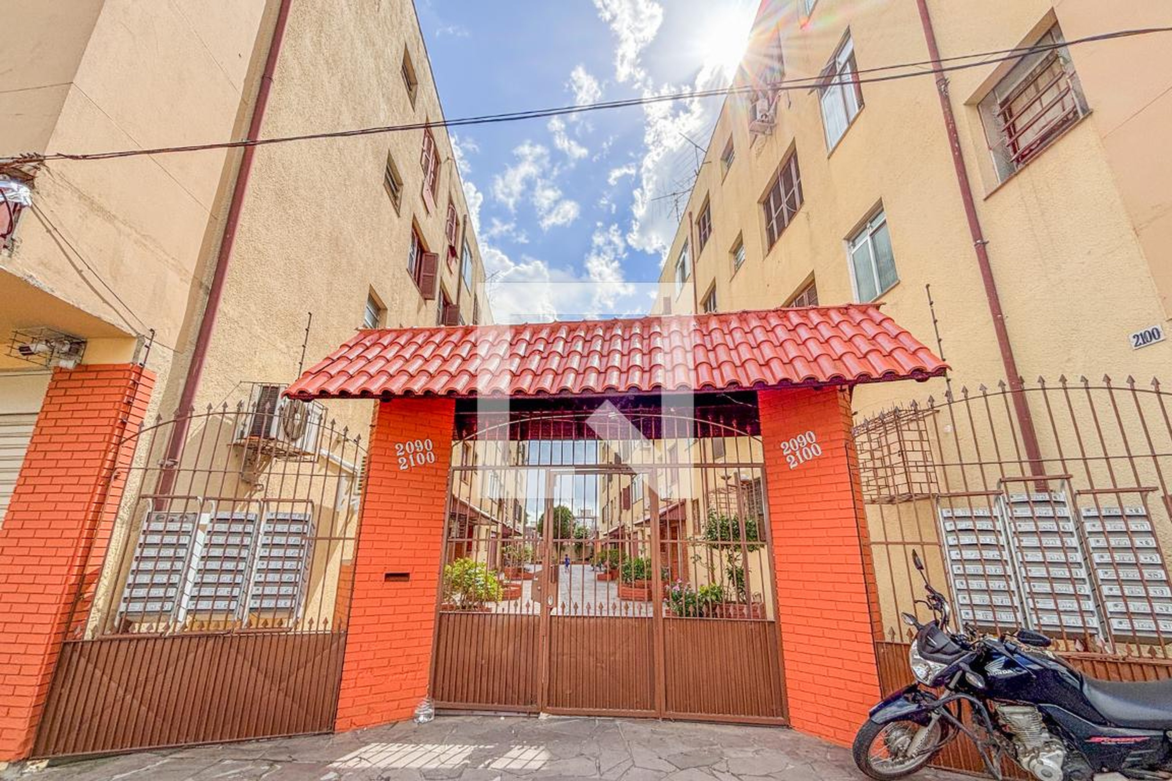 Fachada Condomínio em Avenida Bento Gonçalves, 2100