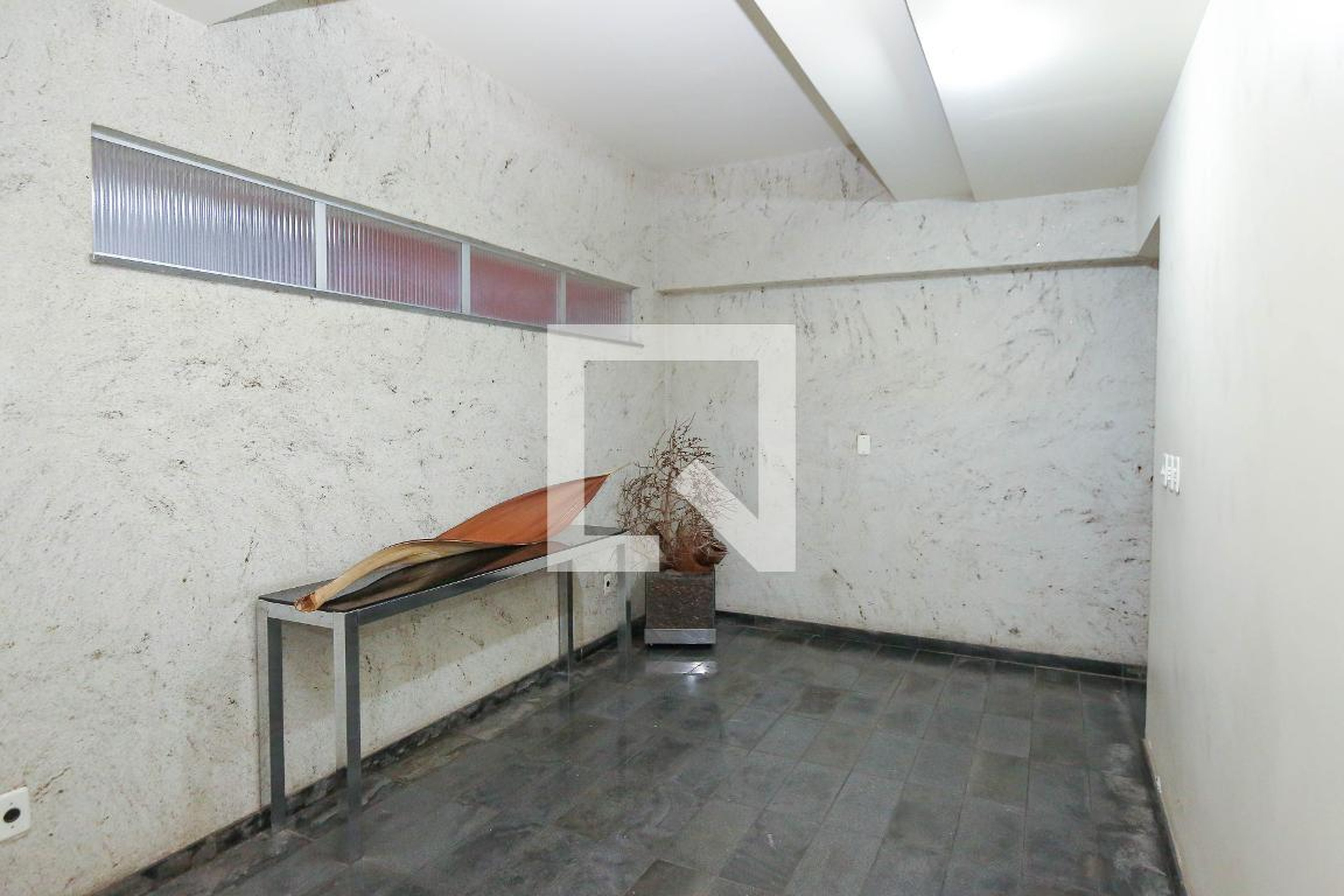 HALL Condomínio em Rua Donato da Fonseca, 31