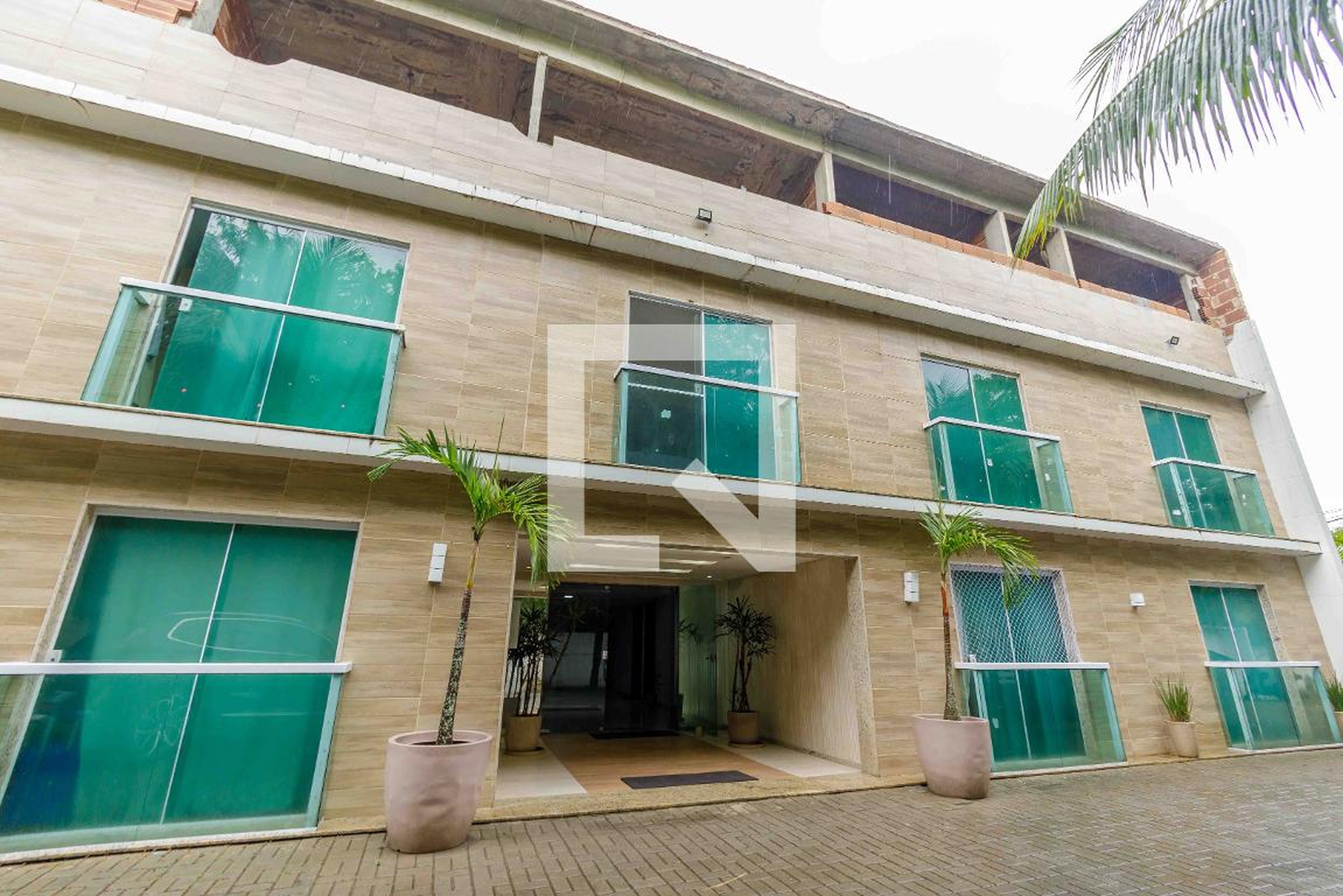 Fachada Condomínio em Avenida Aldemir Martins, 310