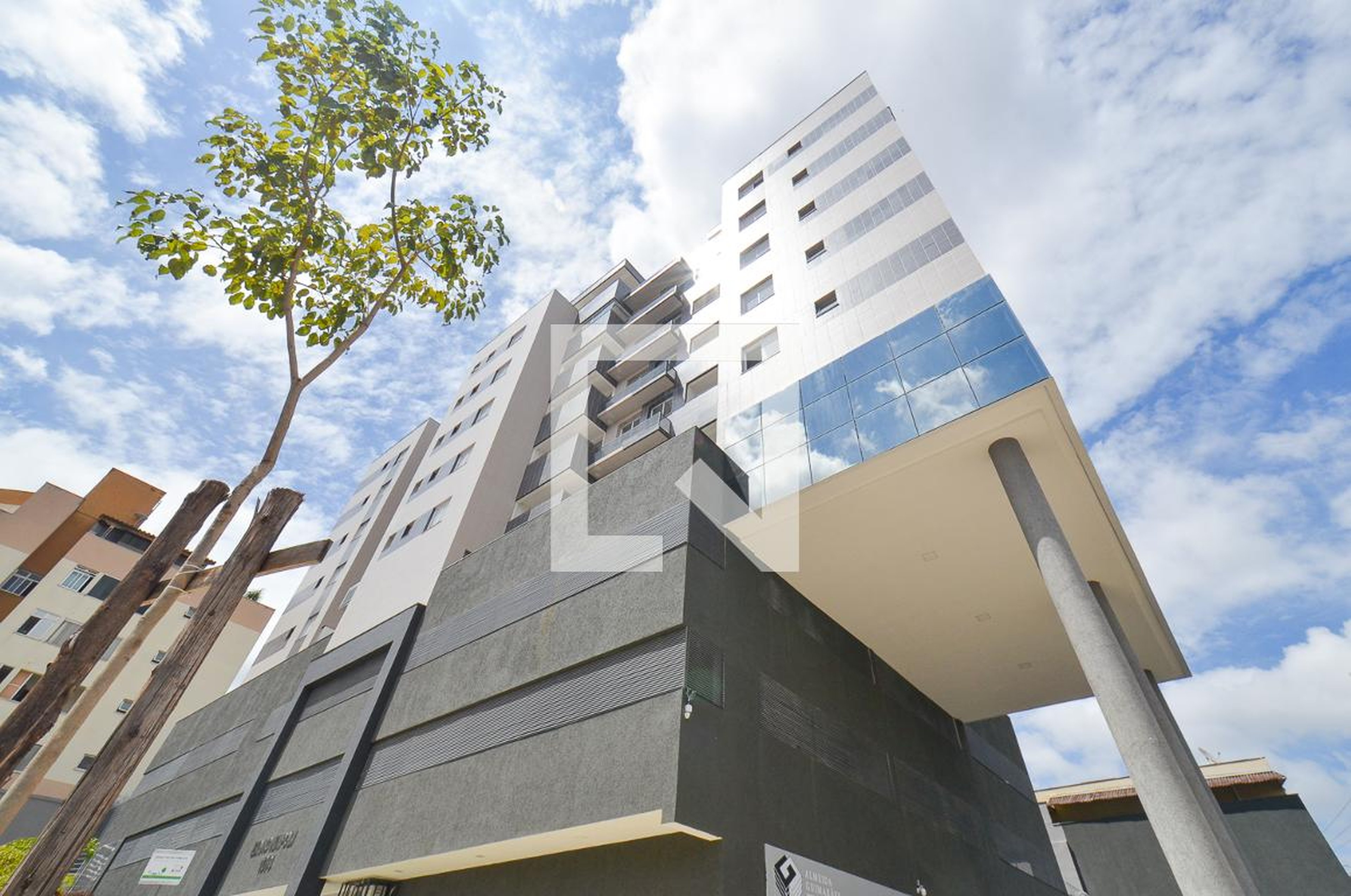 Fachada Condomínio em Avenida Clara Nunes, 654