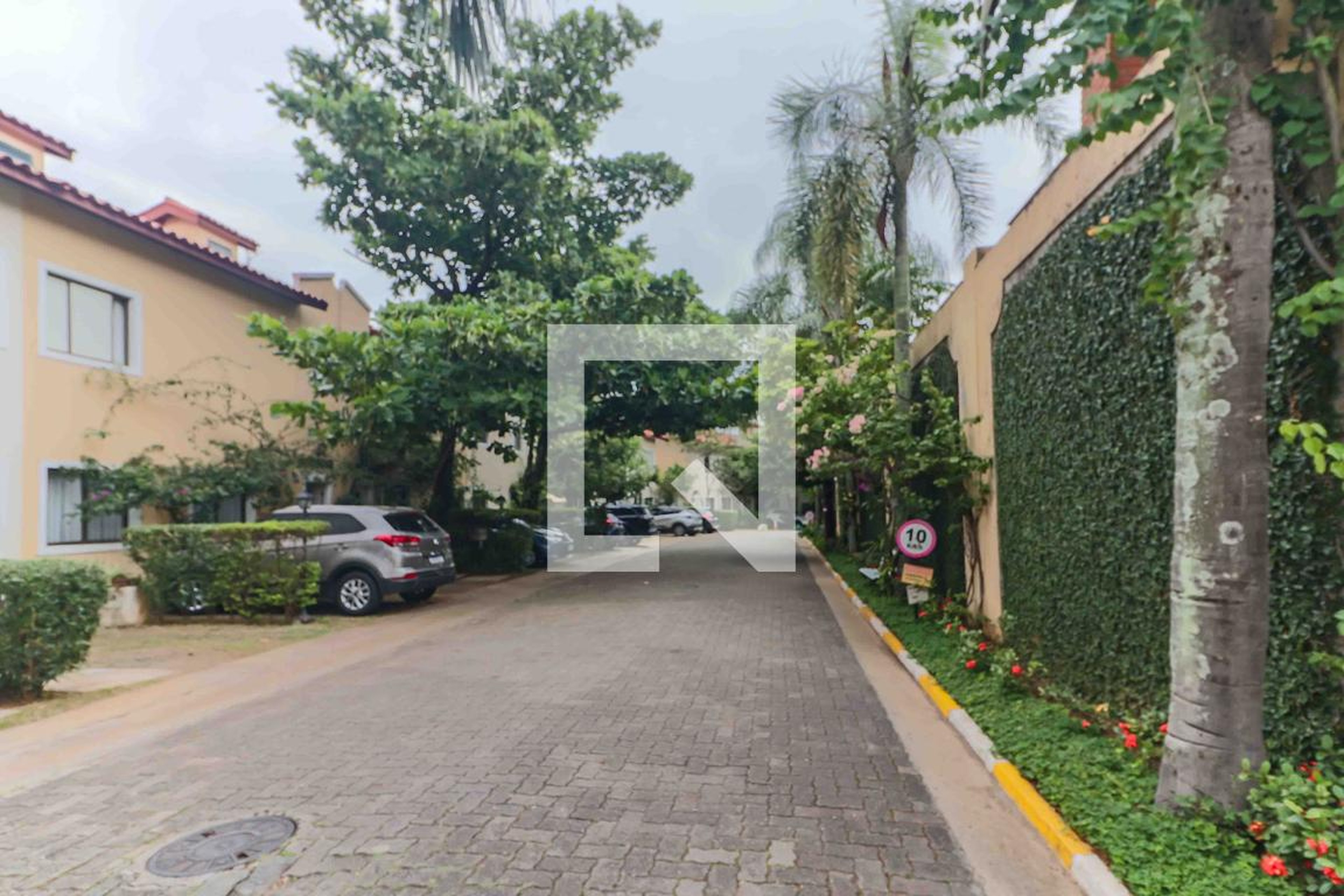 Condomínio - Villas São Francisco I