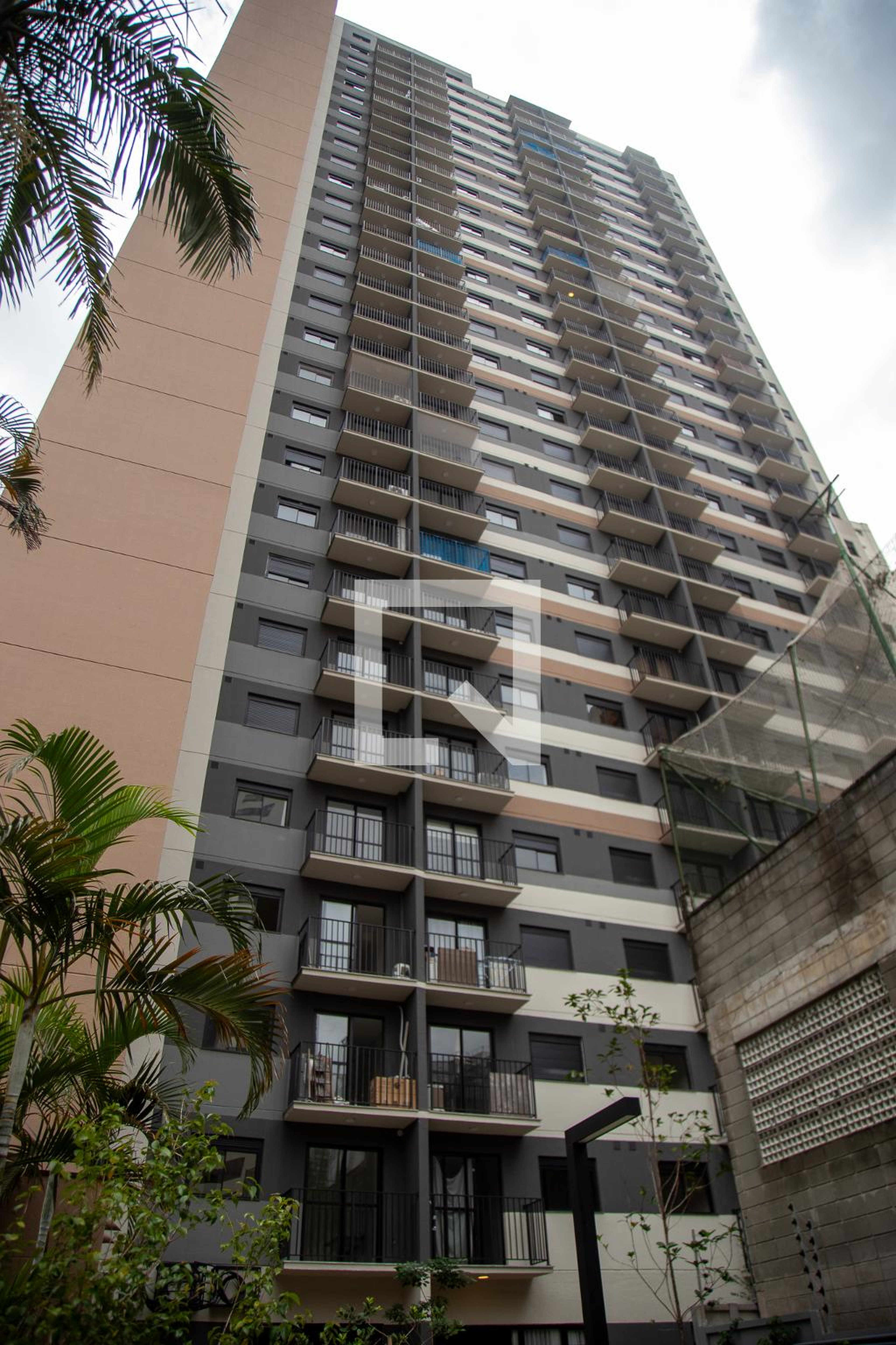 Fachada Condomínio em Rua José dos Santos Júnior, 51