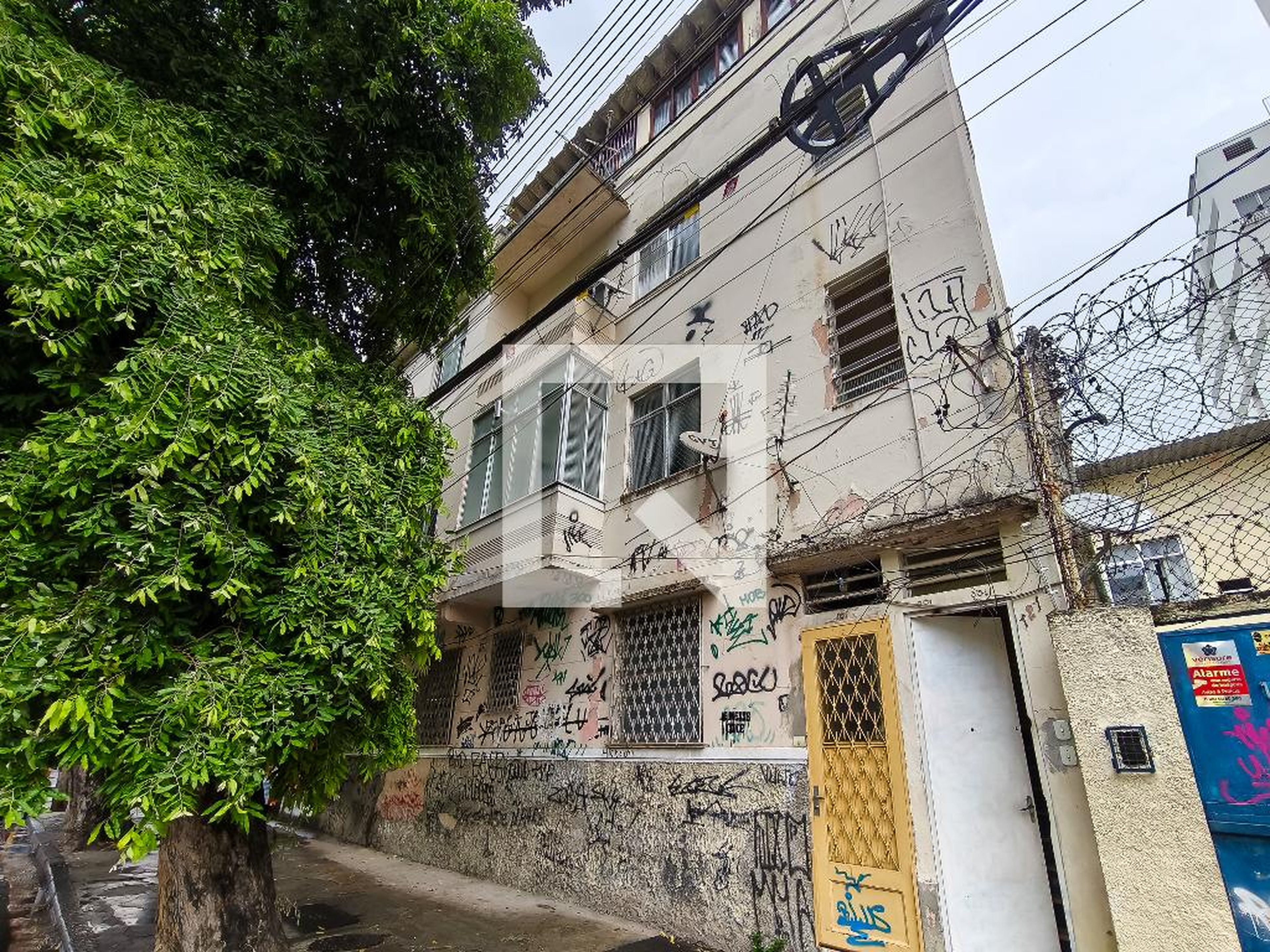 Fachada do Prédio Condomínio em Rua Professor Eurico Rabelo, 121