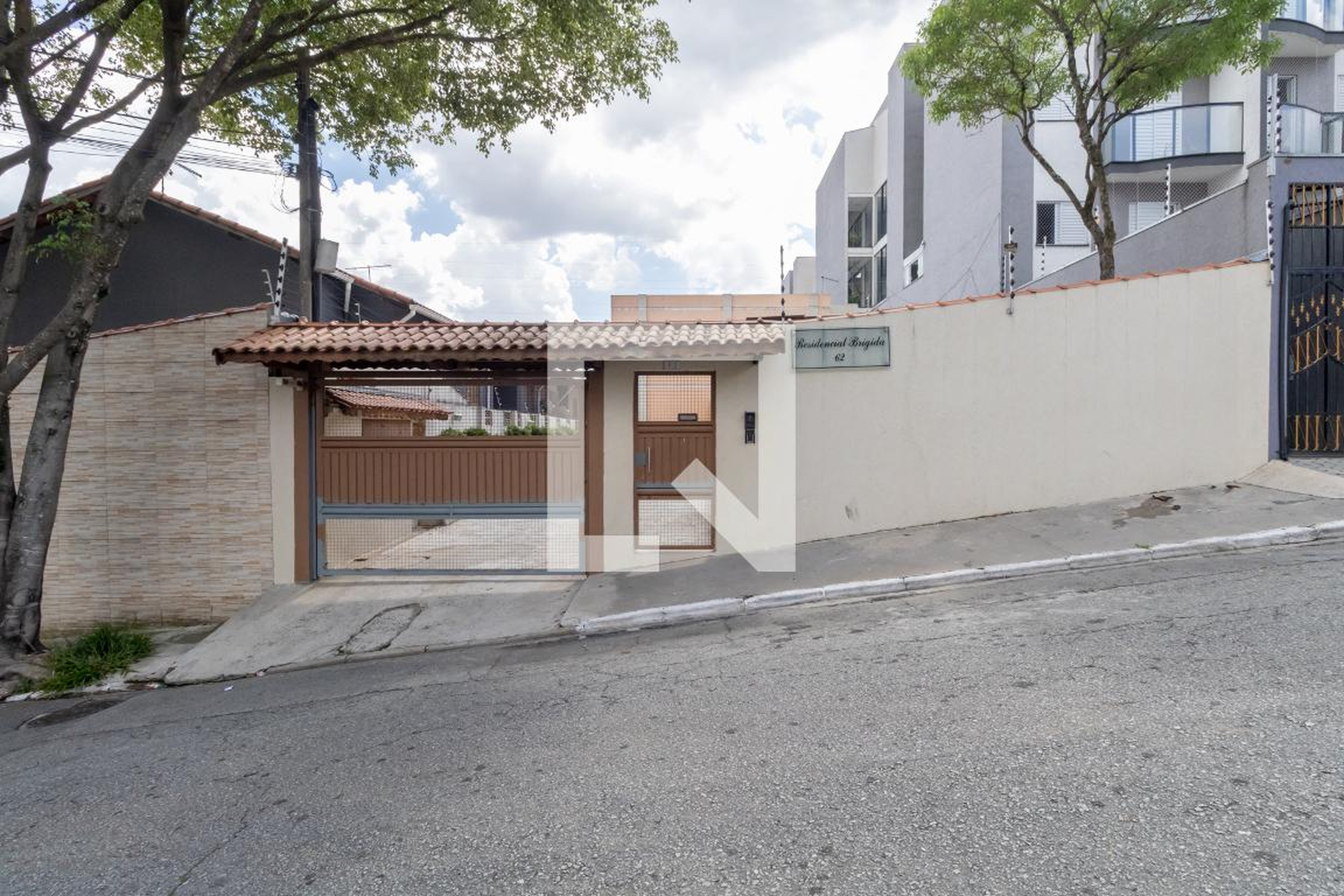Fachada Condomínio em Rua Brígida de Vasconcelos, 62