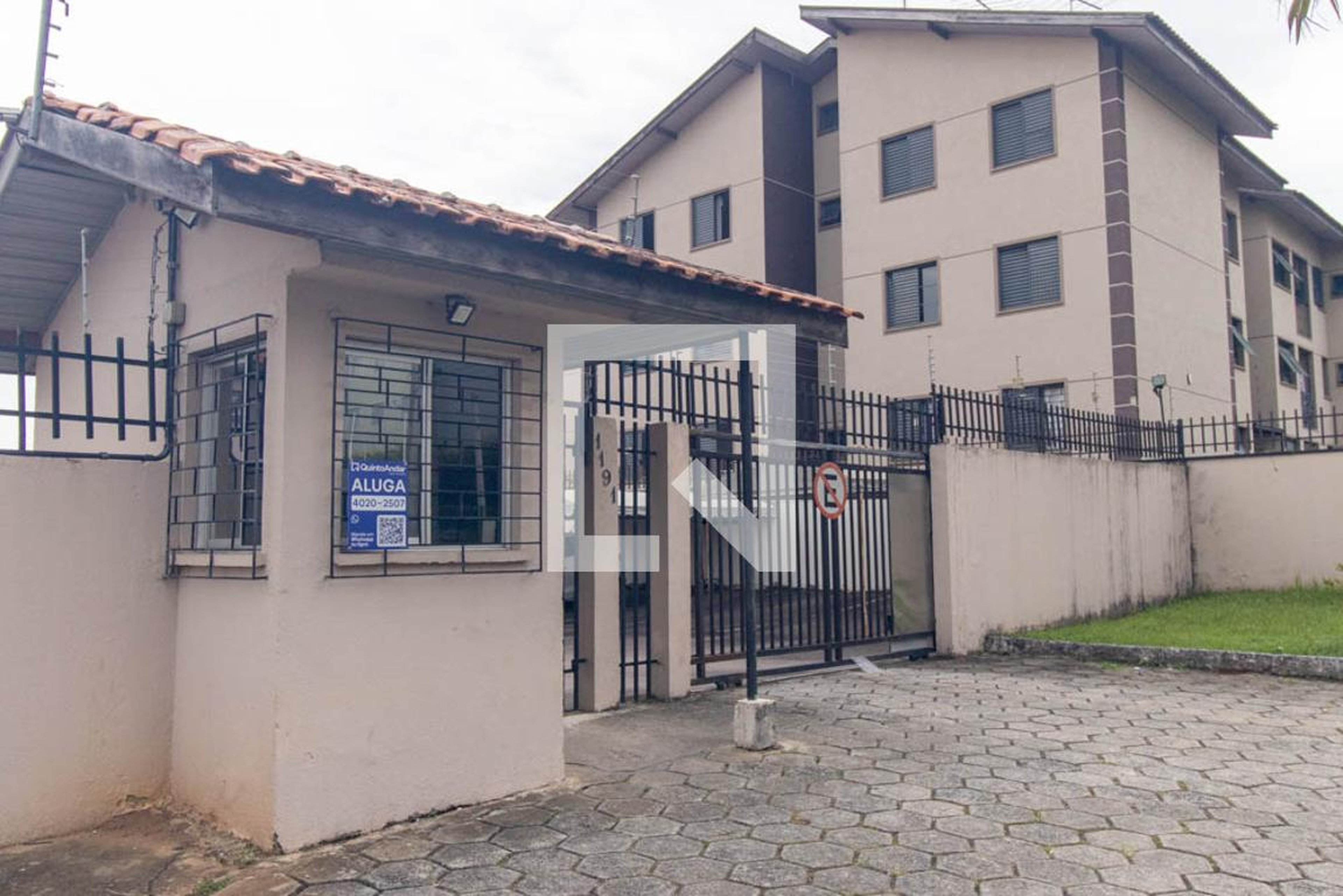 Fachada do Condomínio Condomínio em Rua Primo Lourenço Tosin, 1191