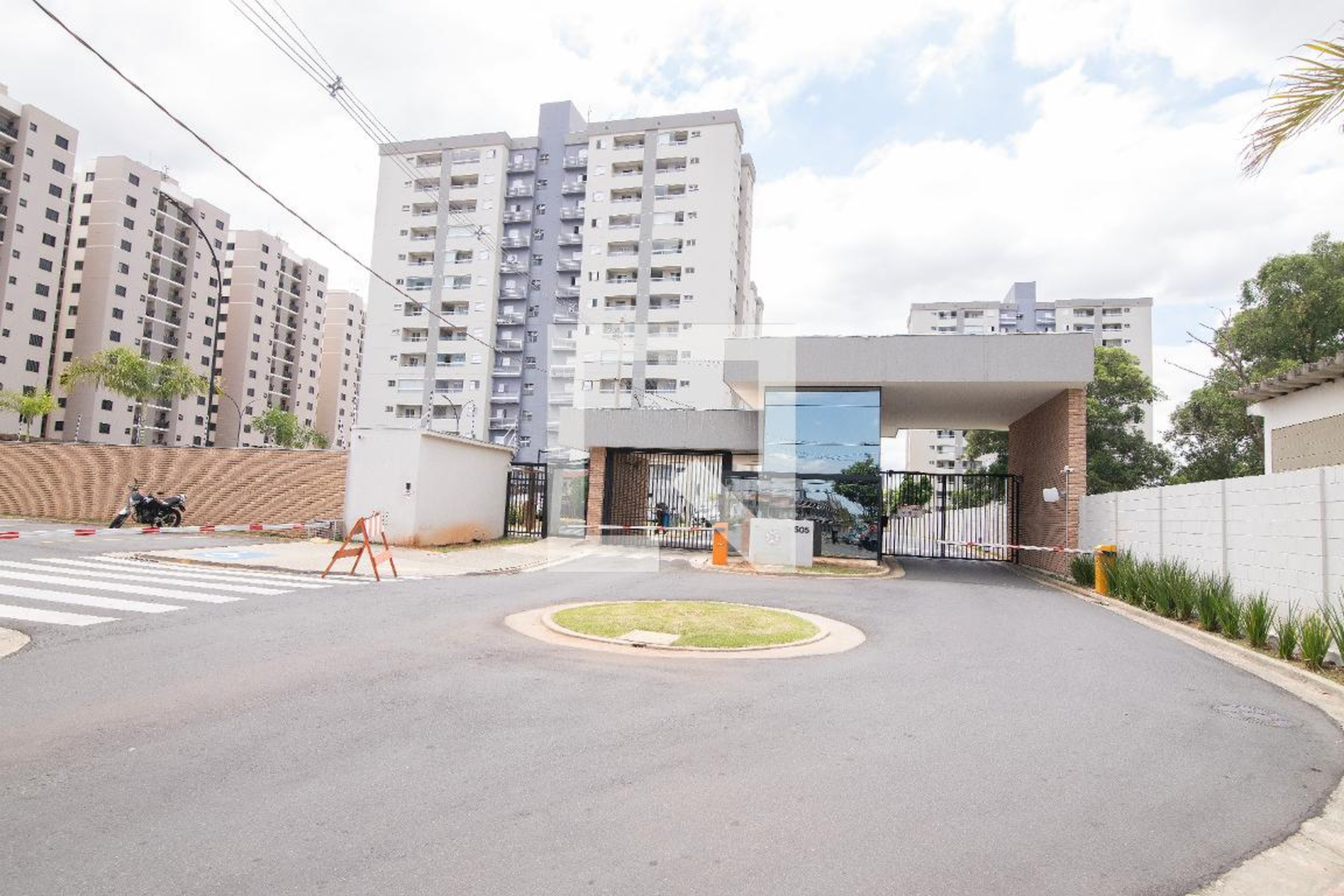 Fachada do Condomínio Residencial Parque das Hortênsias