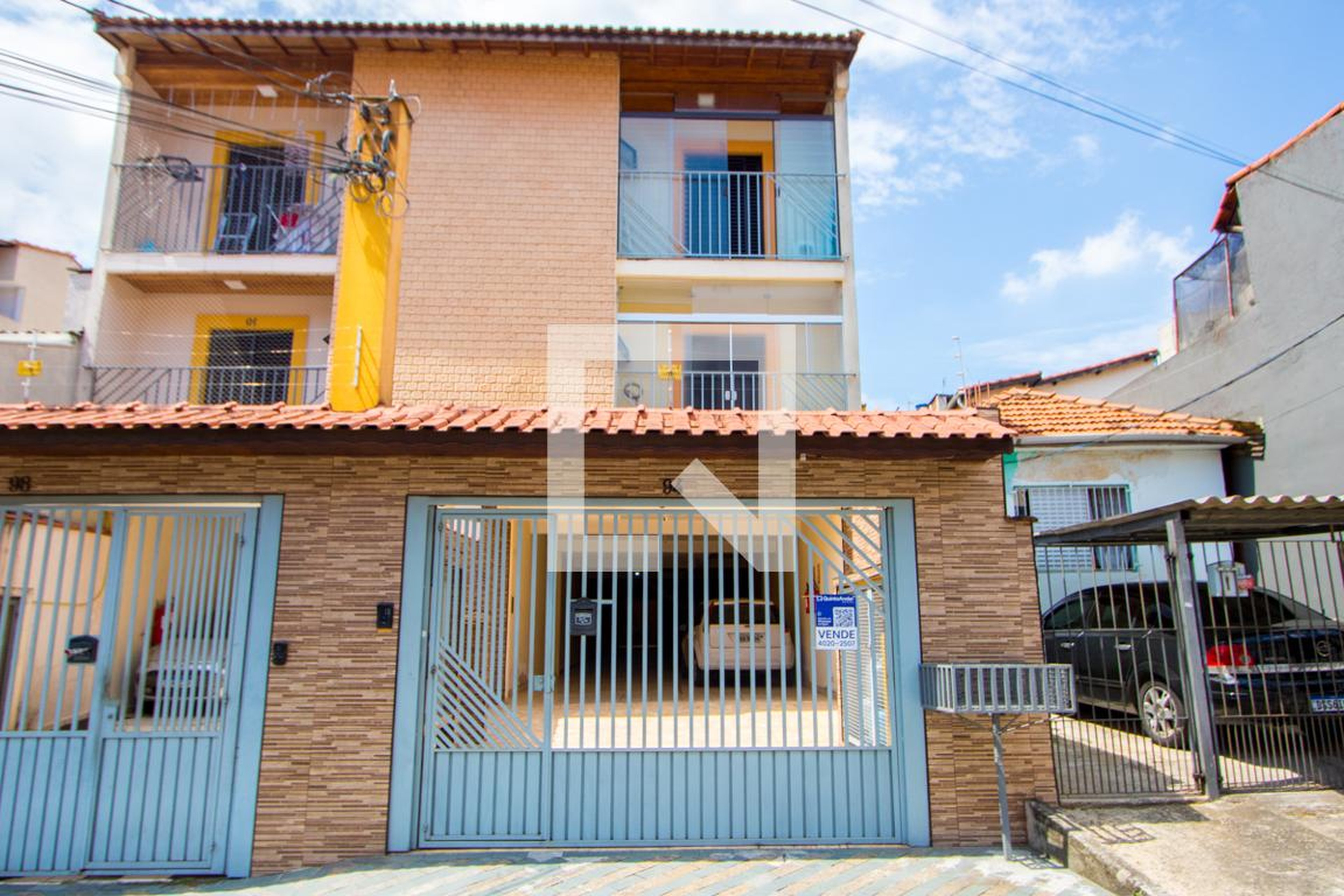 Fachada Condomínio em Rua Cedral, 94