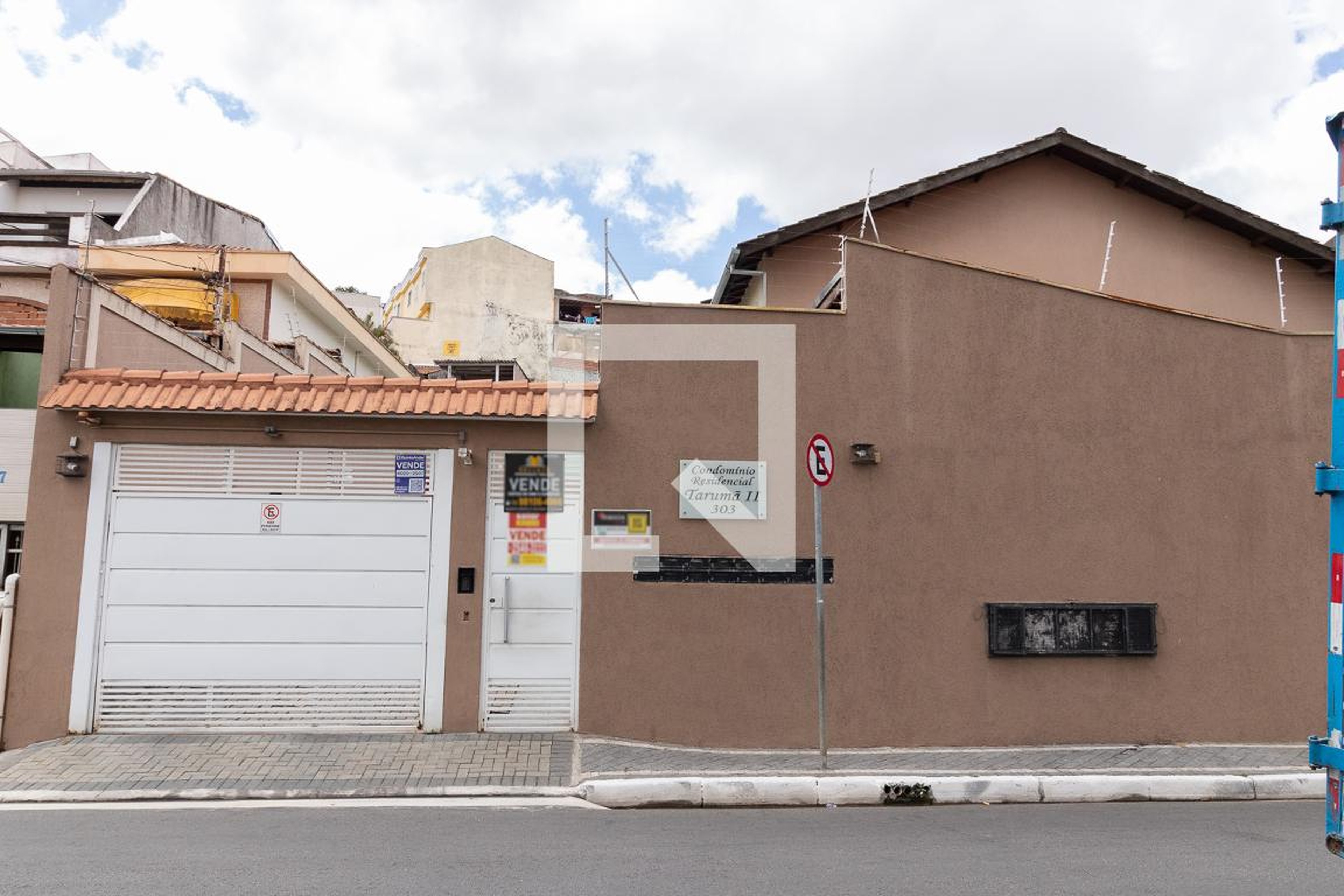 Fachada Condomínio em Avenida Tarumã, 303