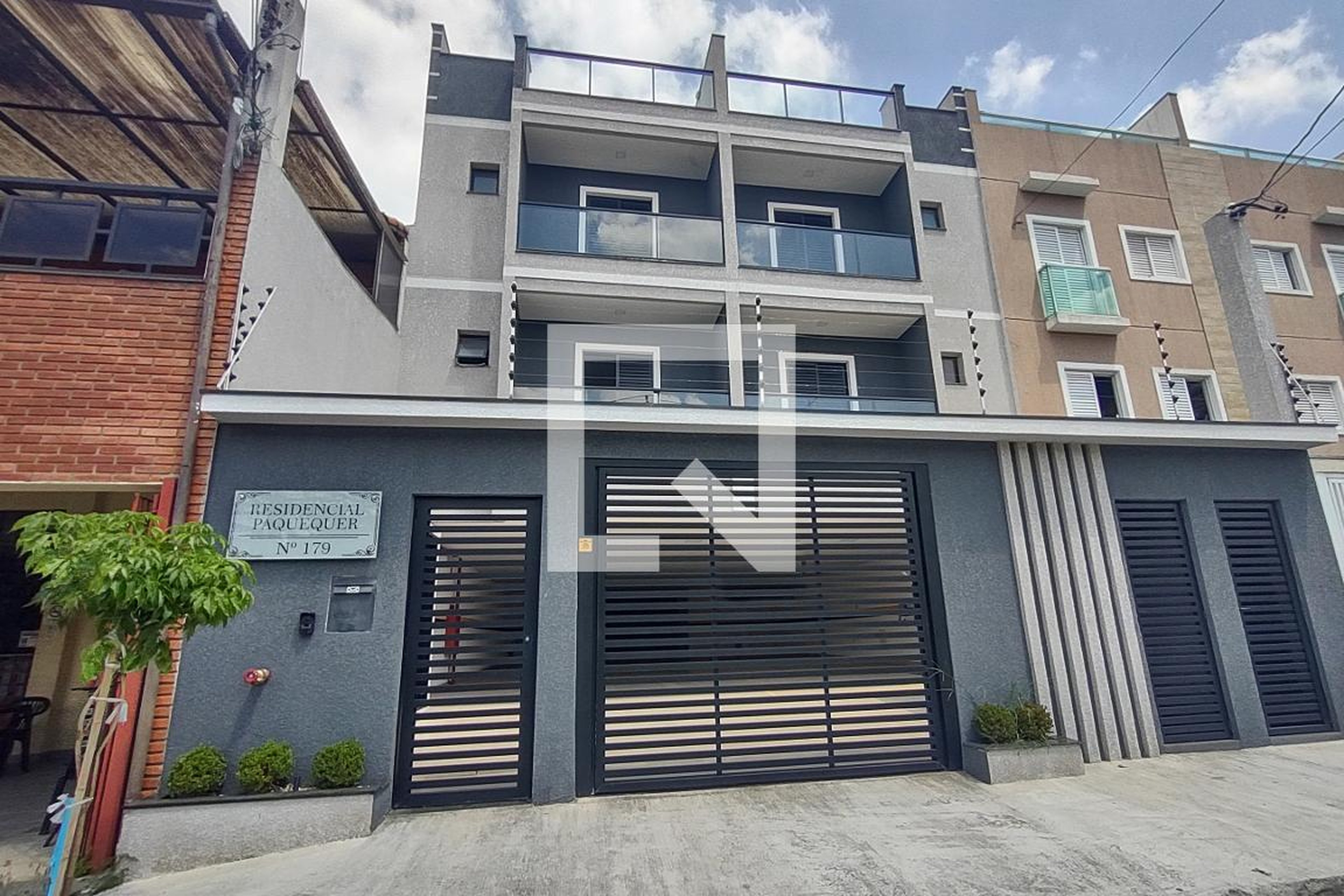 Fachada Condomínio em Rua Paquequer, 179