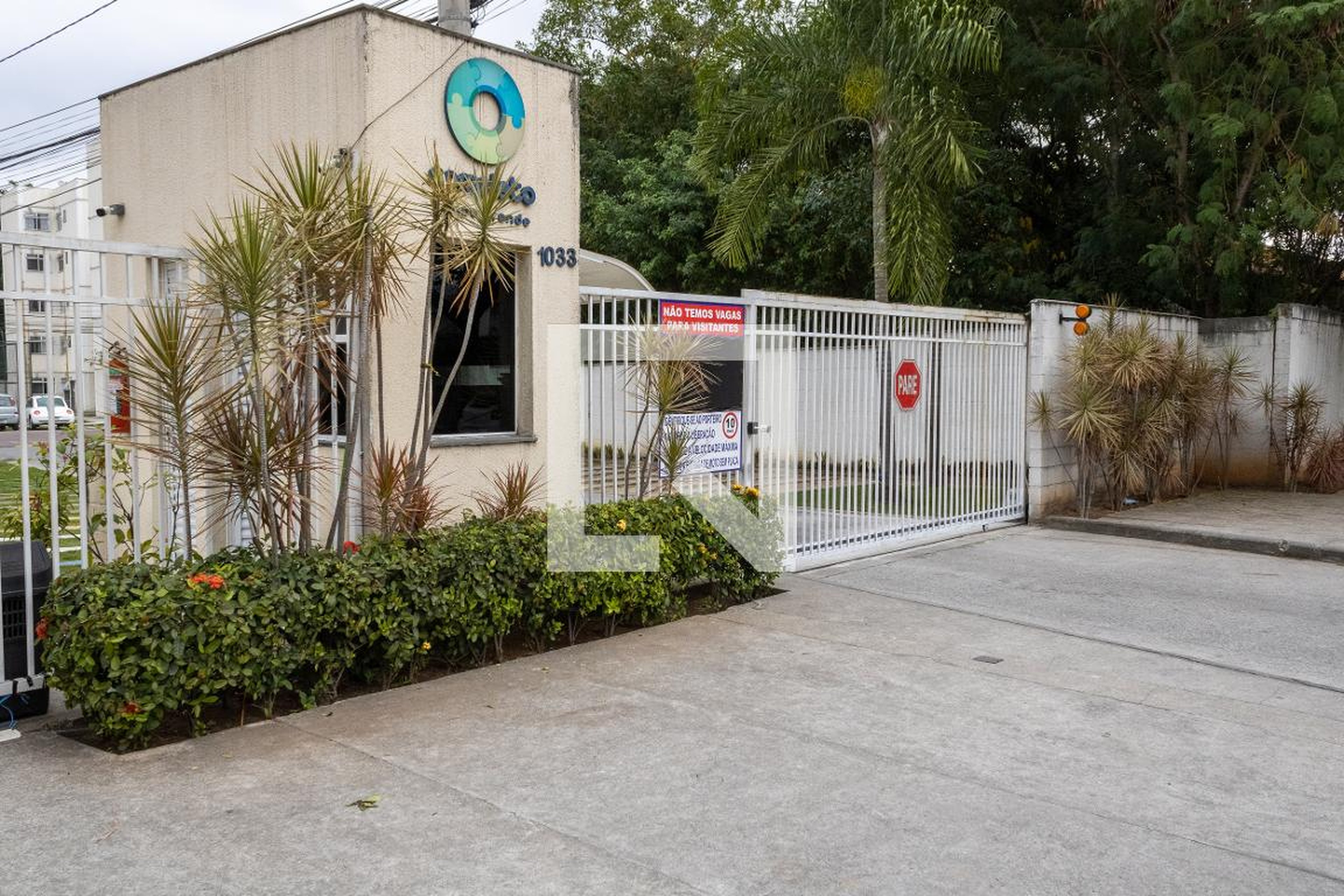 Fachada do Condomínio Condomínio Completo