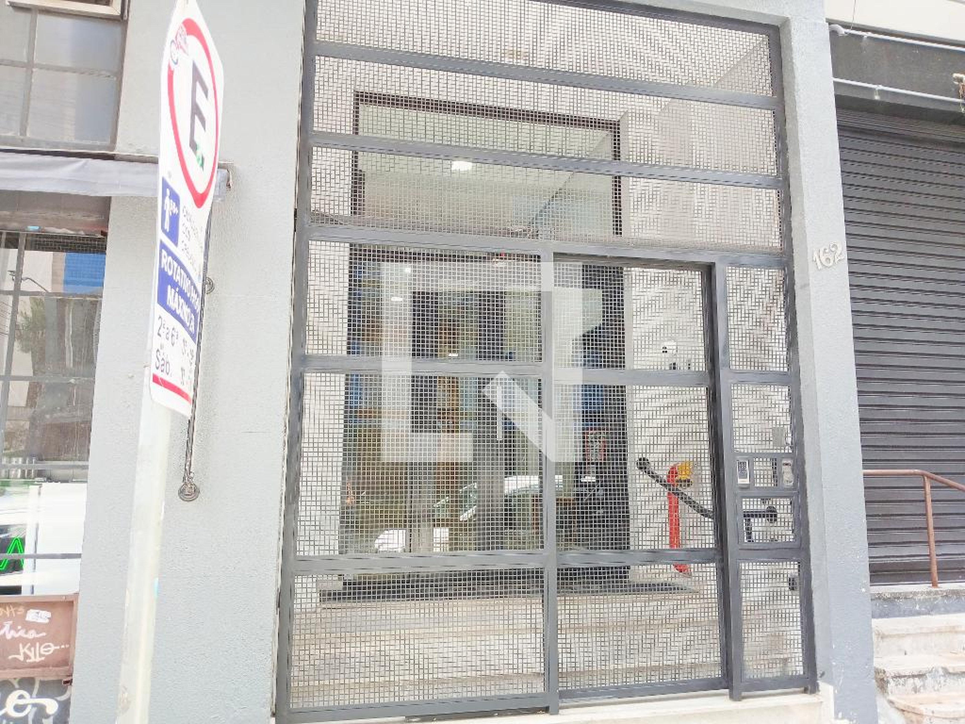 Fachada Condomínio em Rua Epitácio Pessoa, 21