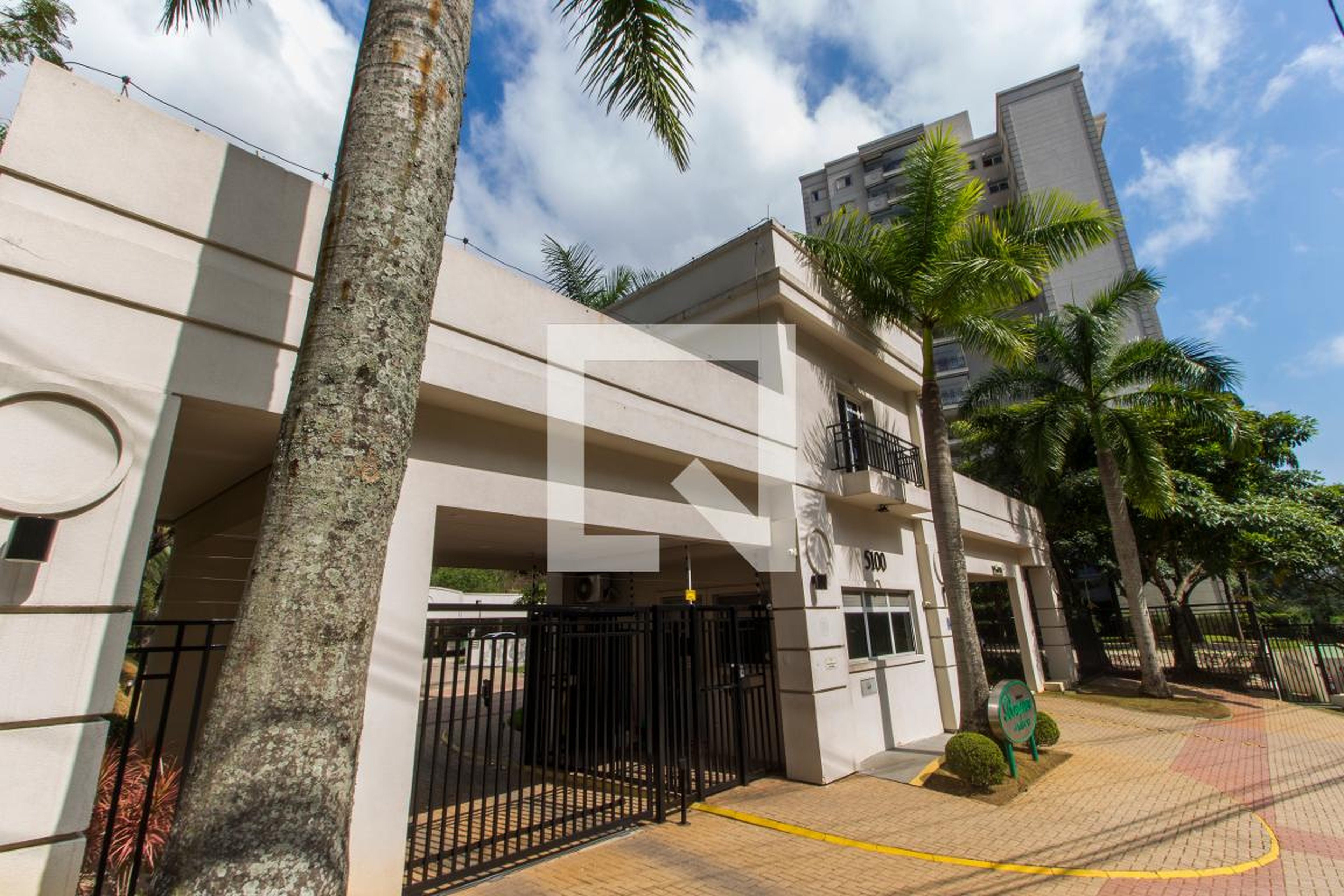 Fachada Condomínio Bosque Tambore