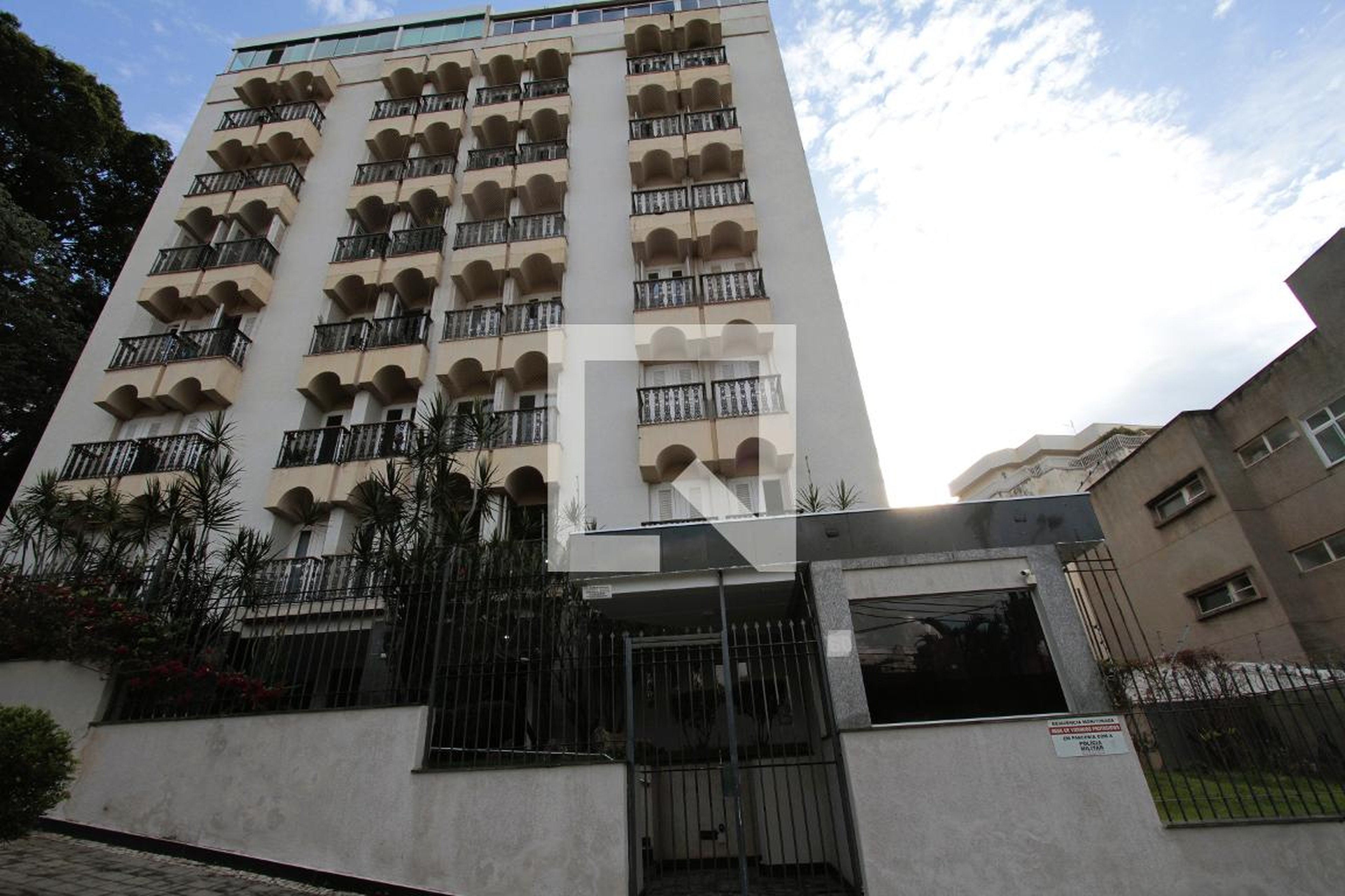 Fachada do Prédio Condomínio em Rua Guandahus, 60