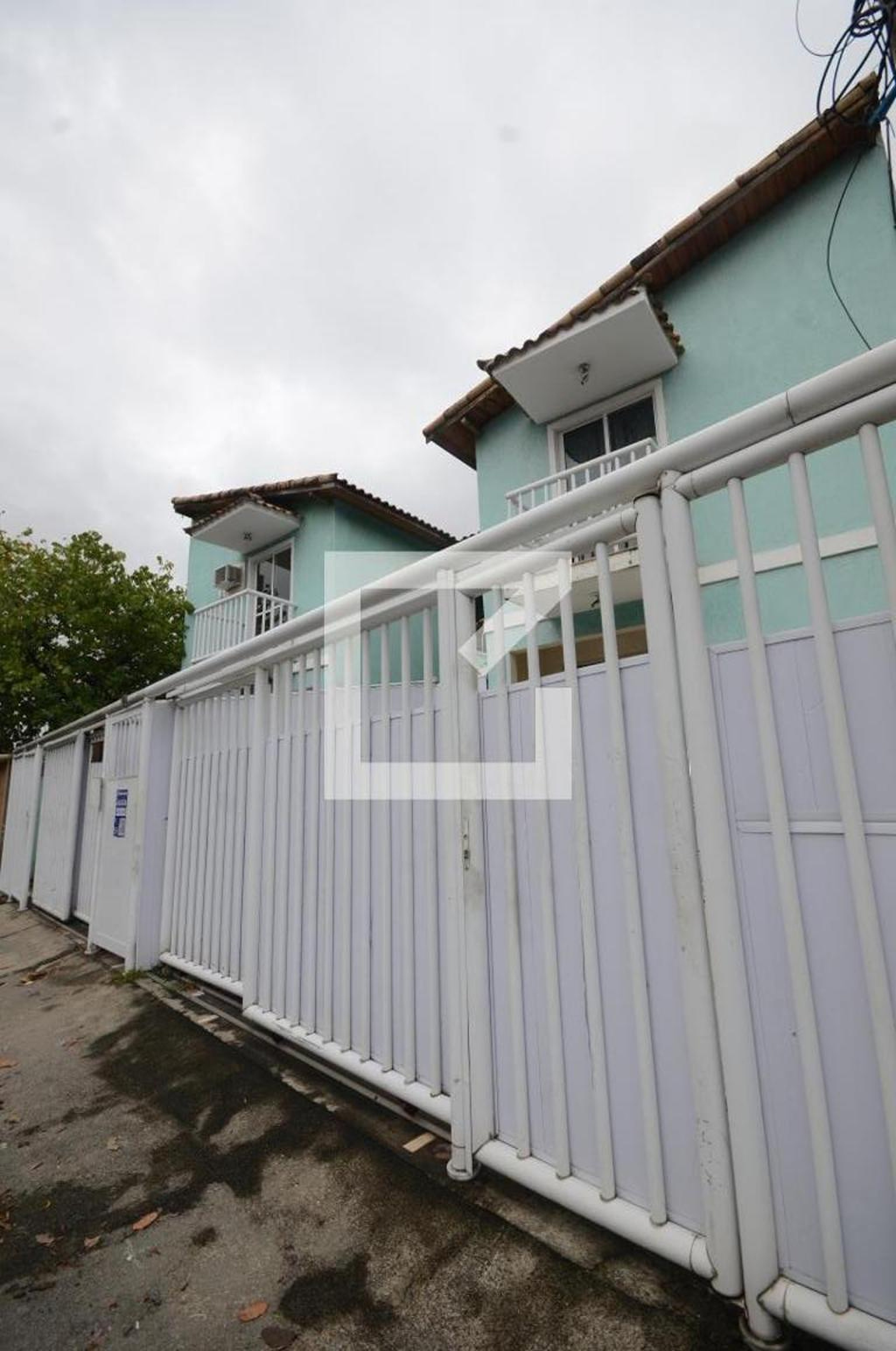 Fachada Condomínio em Rua Alfenas, 101