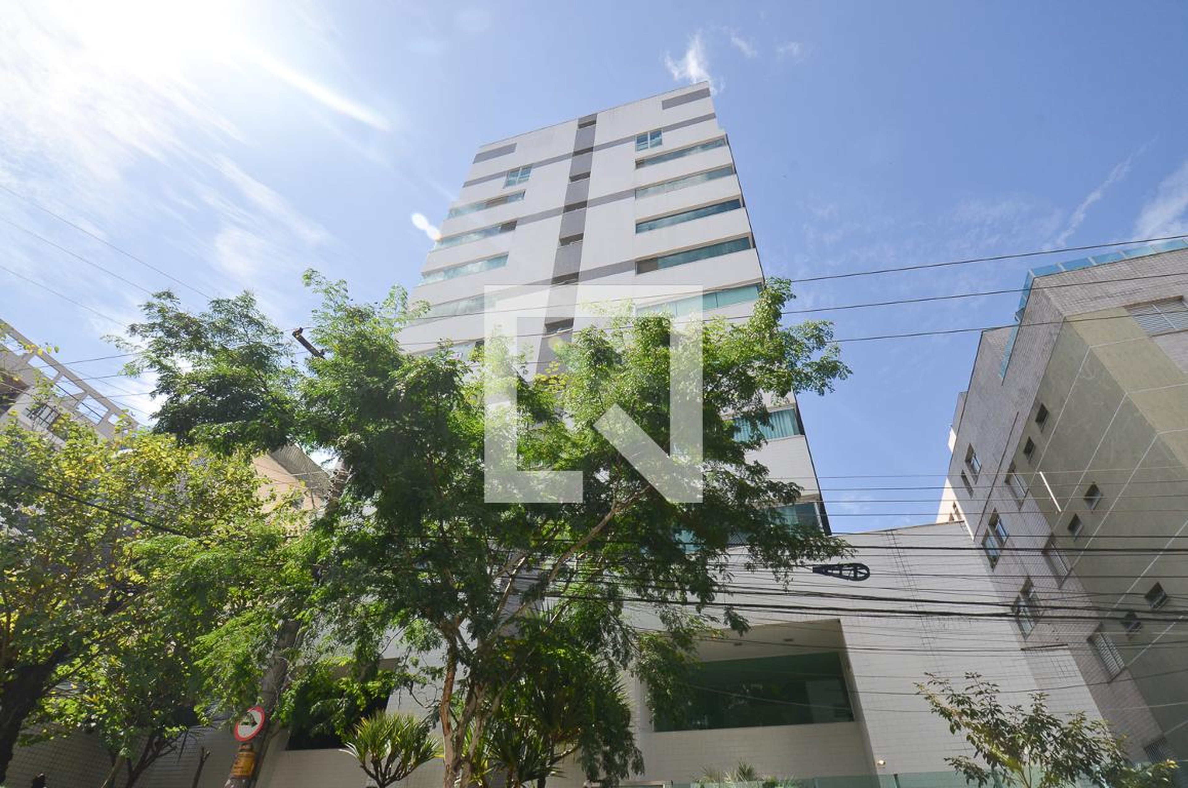 Fachada Condomínio em Rua Muzambinho, 160