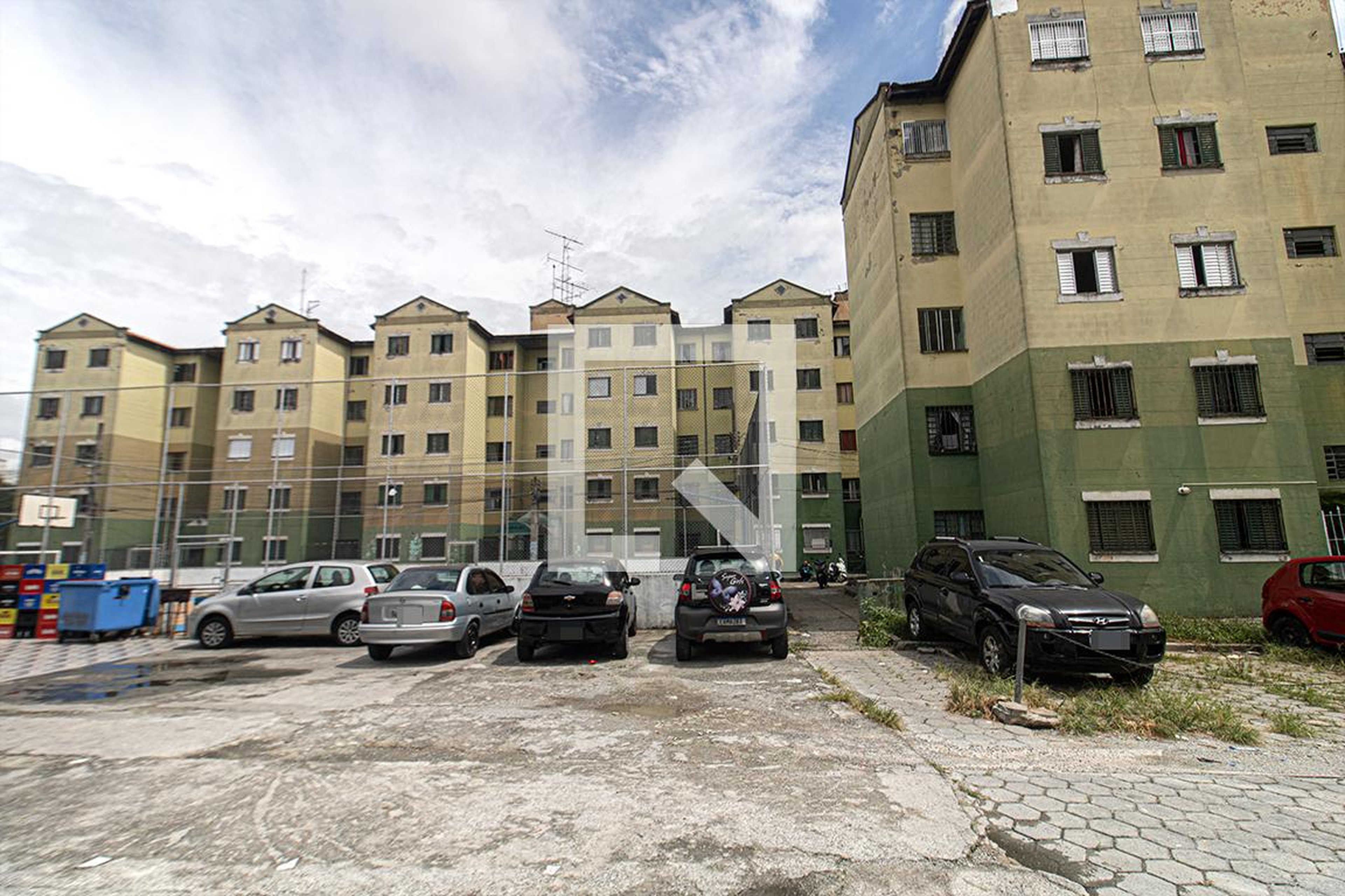 Fachada Condomínio em Rua Professor Roberto Mange, 21