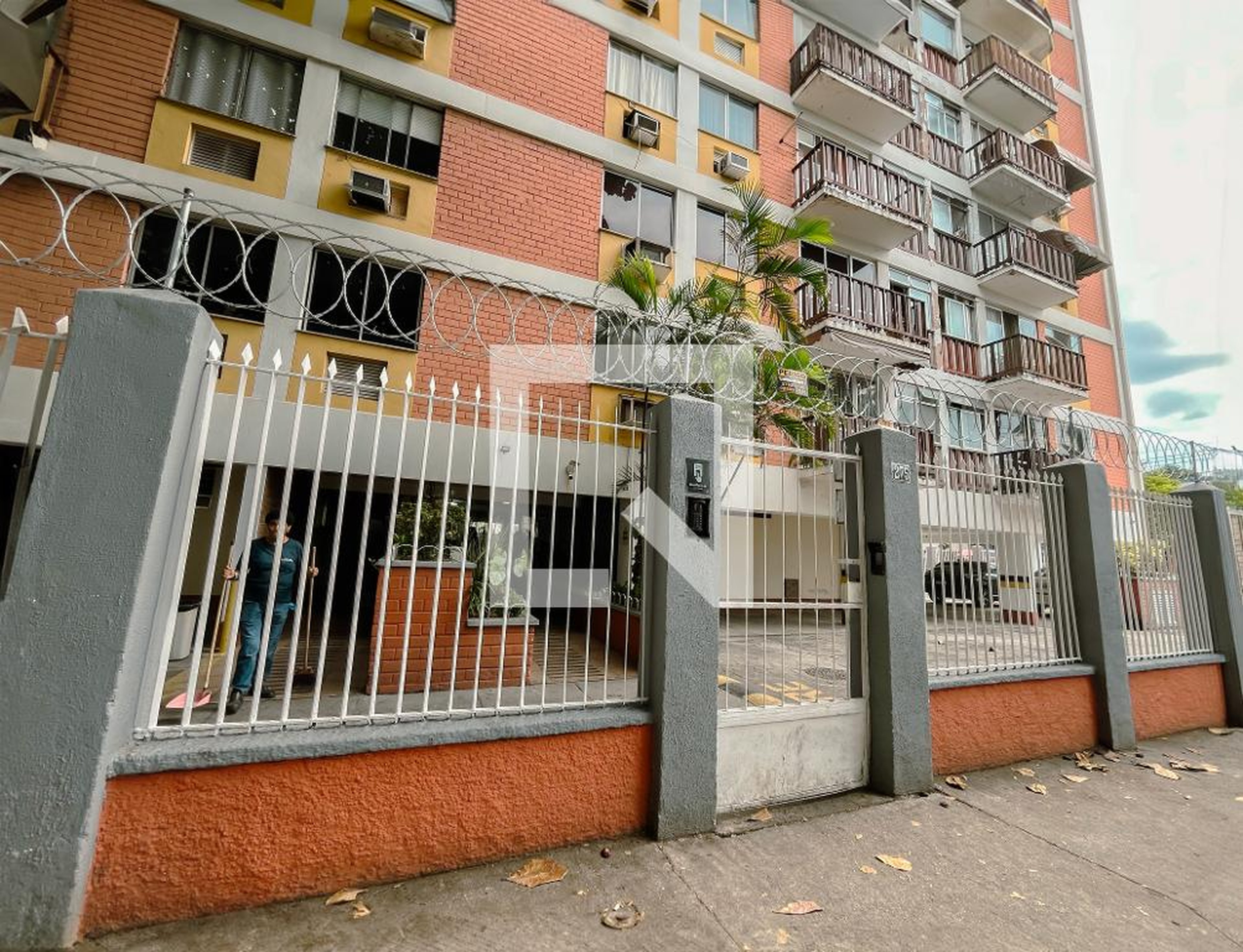 Fachada Edifício Palmeira da Penha