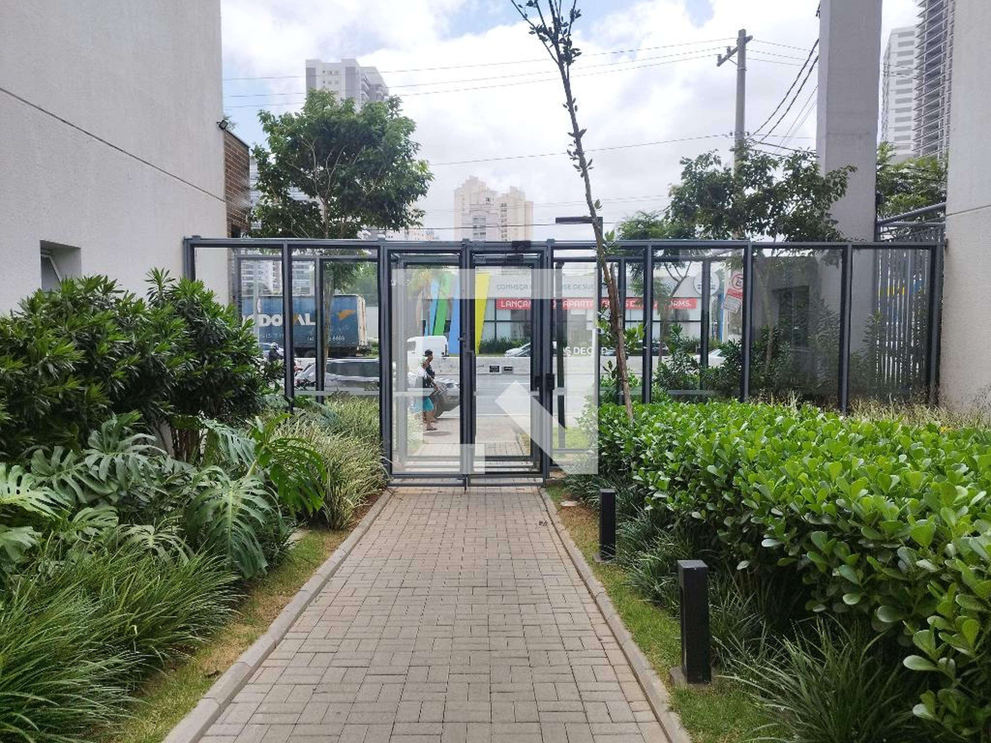 Entrada do prédio - TEG Sacomã