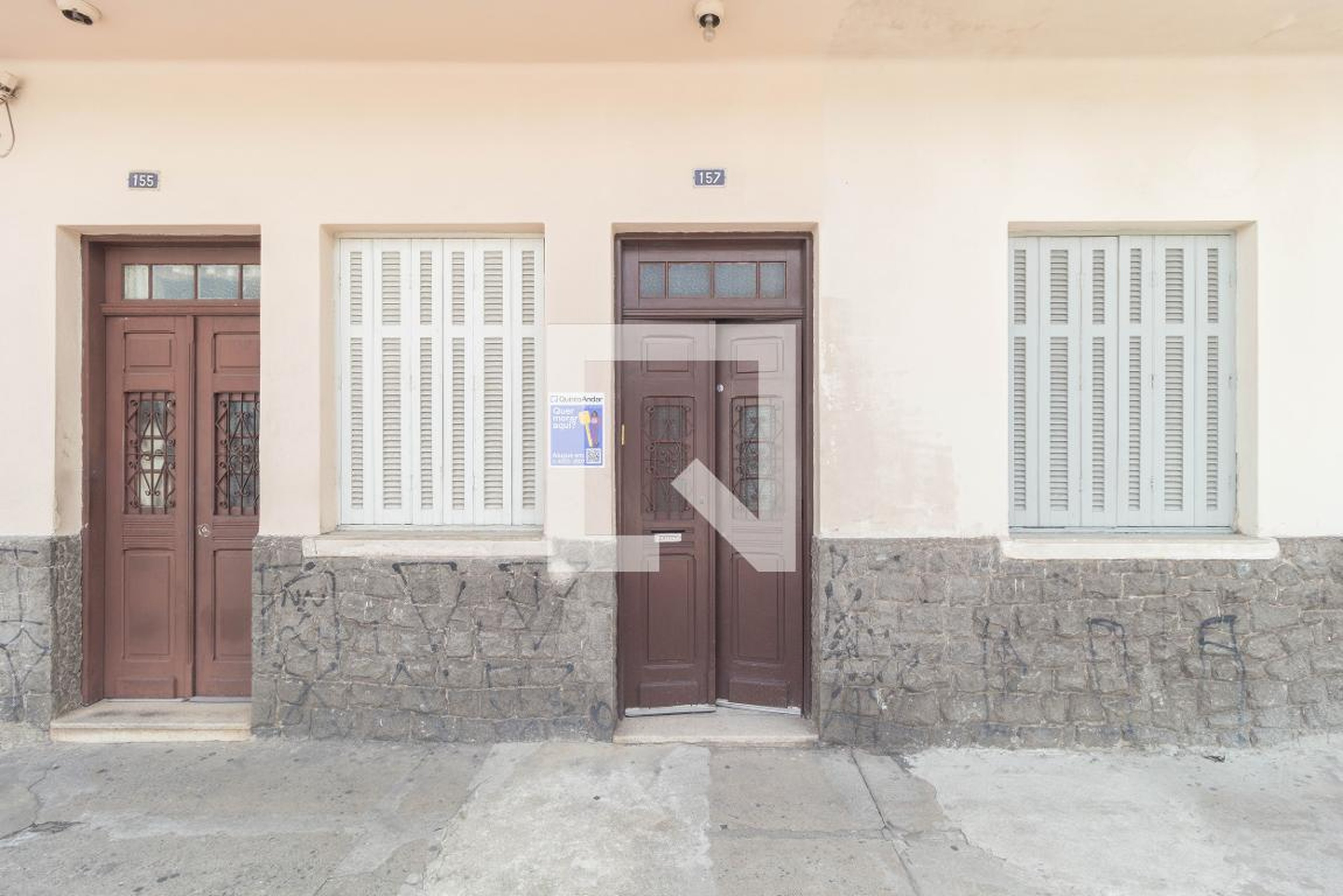 Fachada Condomínio em Rua Jequitinhonha, 157