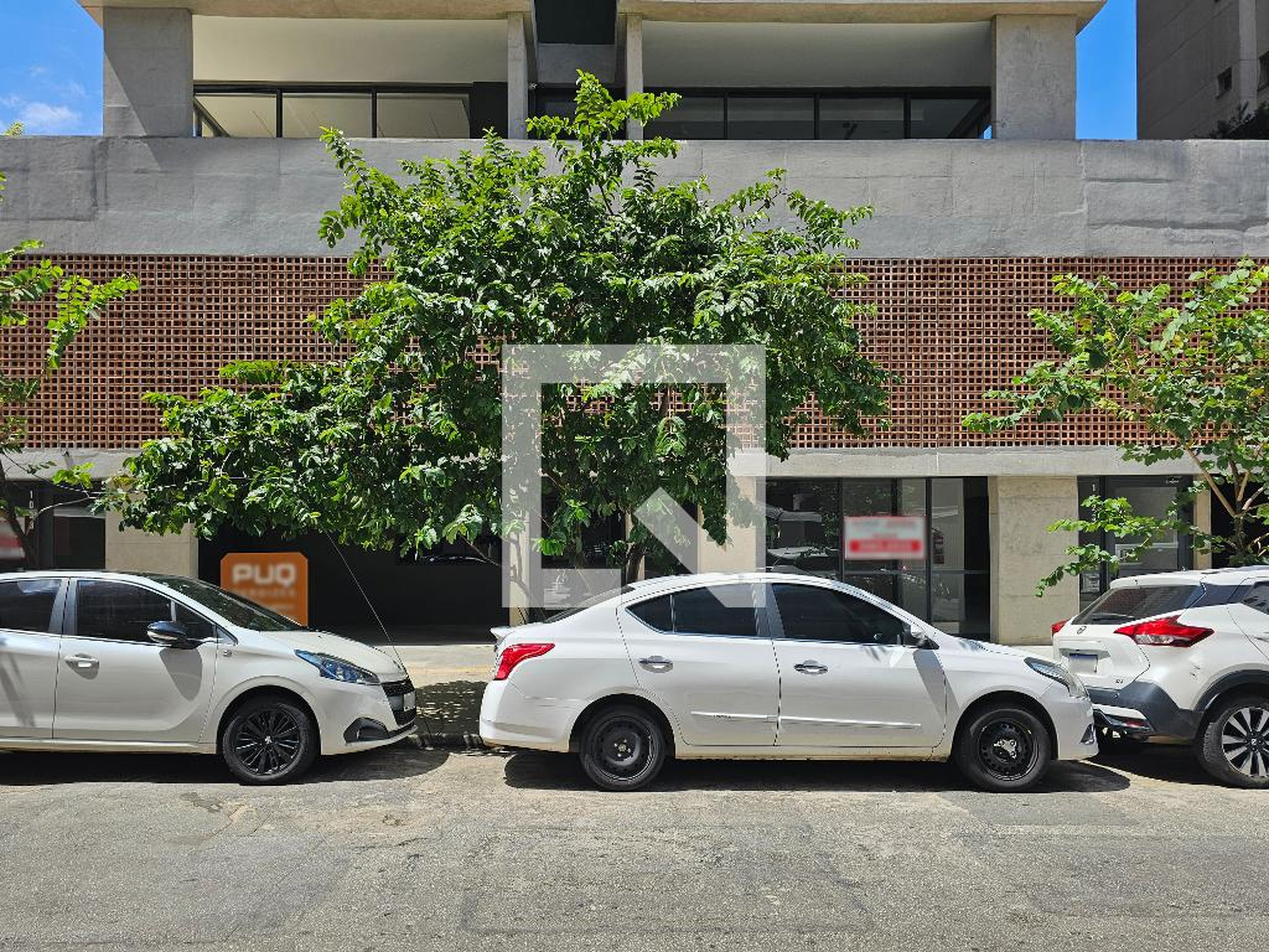 Fachada Condomínio em Rua Monte Alegre, 984