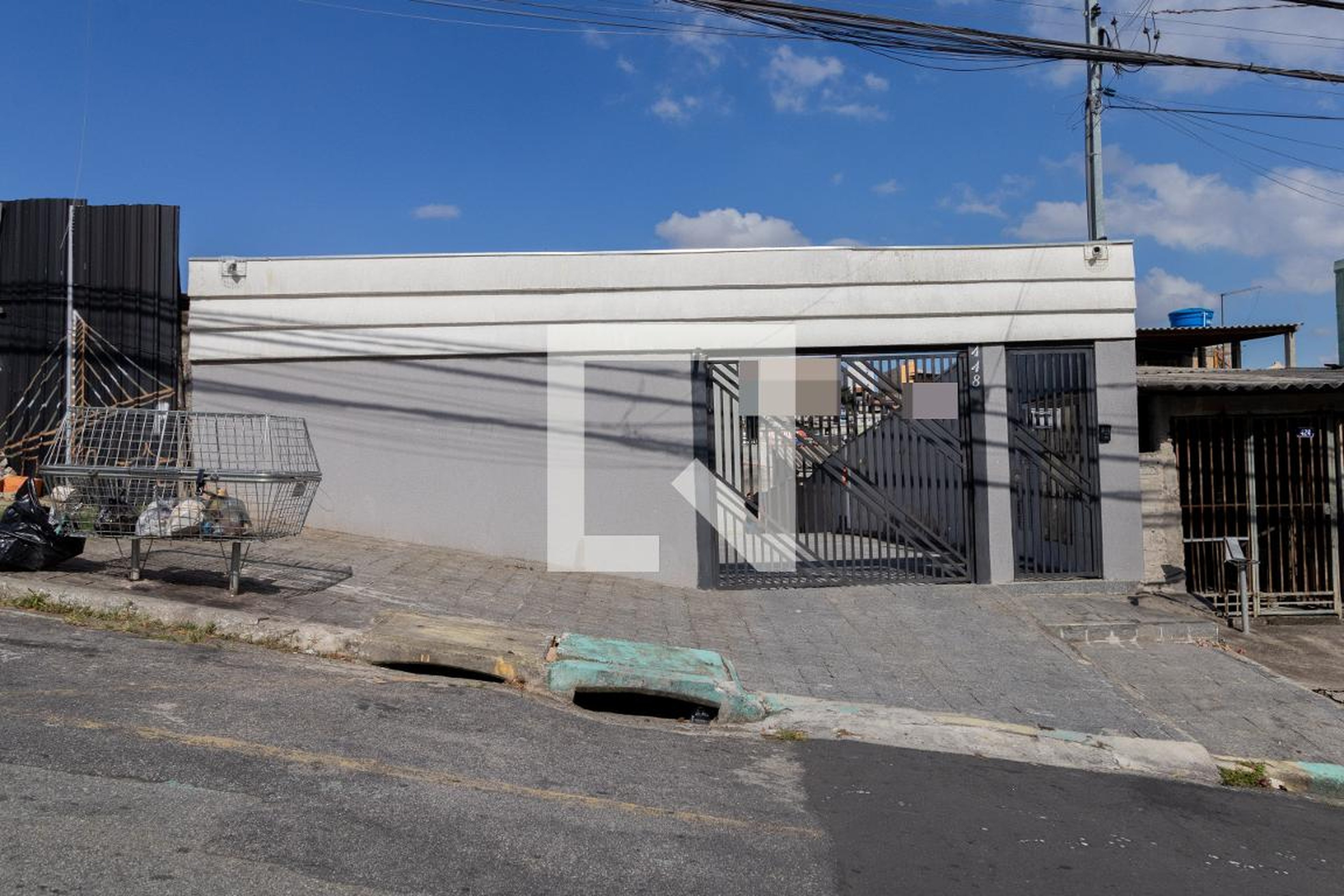 Fachada Condomínio em Rua Luiz de Almeida Fernandes, 448