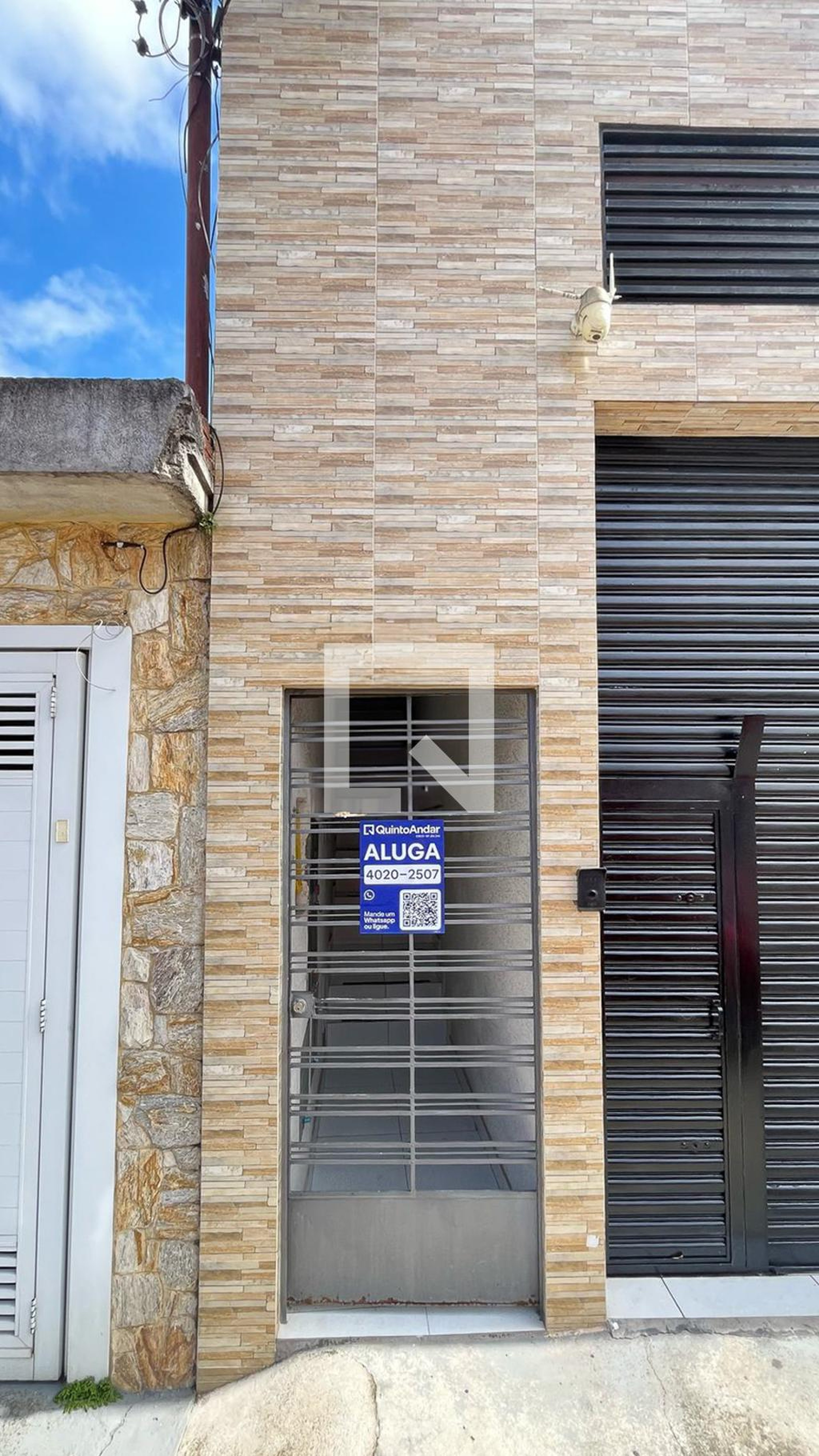 Fachada Condomínio em Rua Paulo de Morais, 217