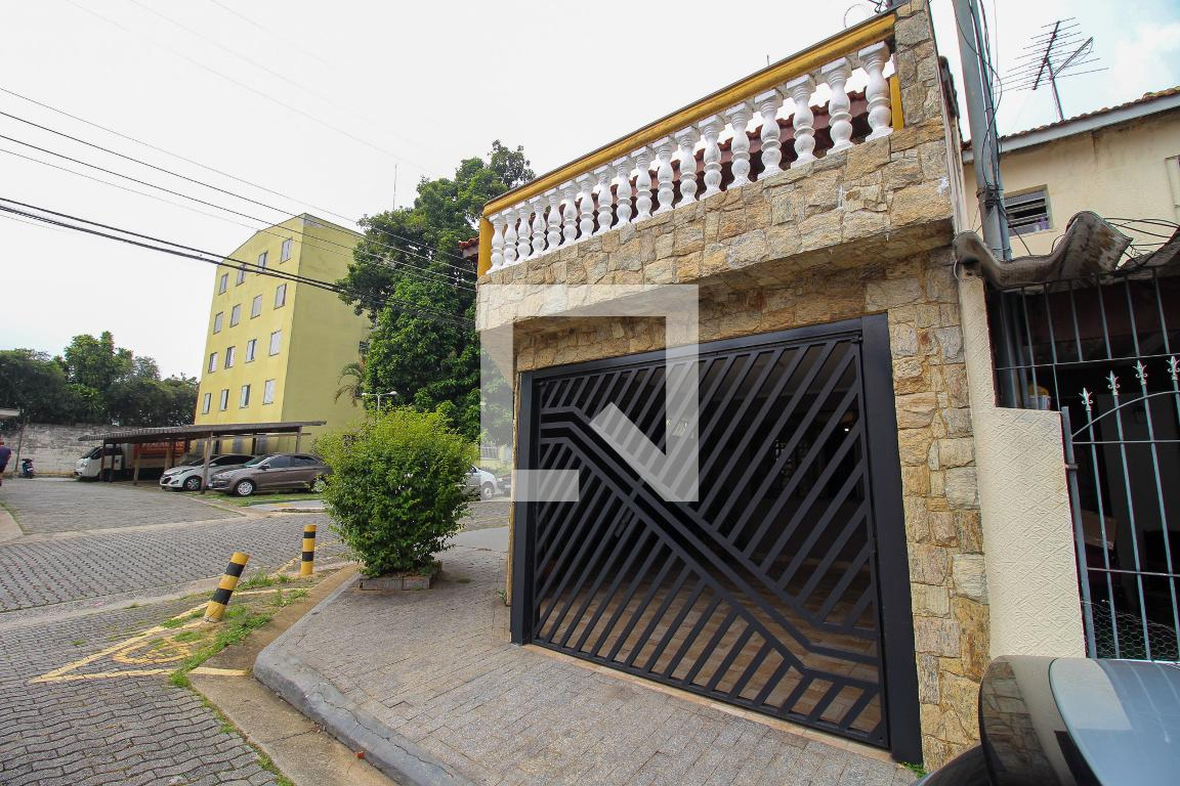 Fachada Condomínio em Rua André de Almeida, 1620