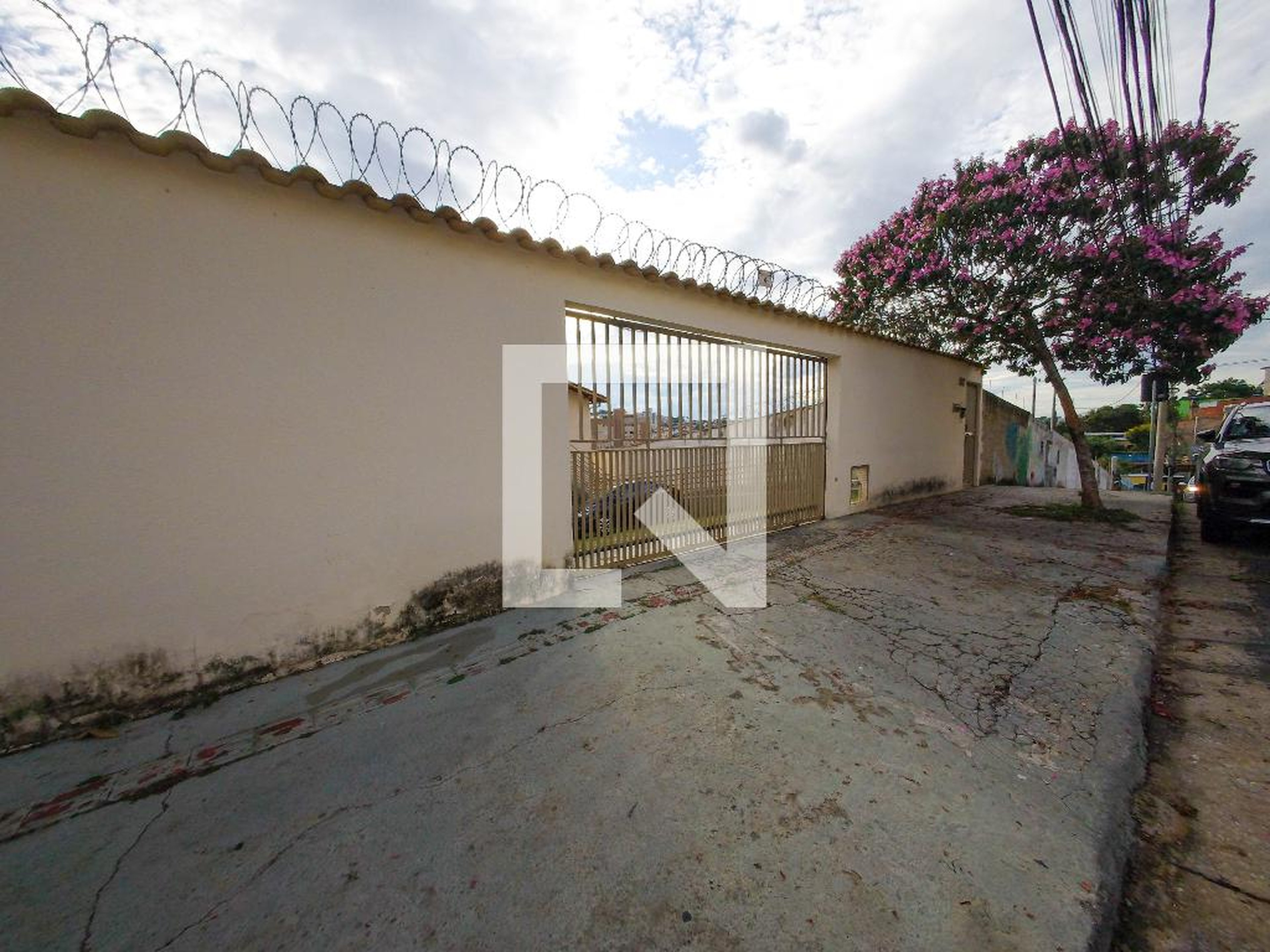 Fachada Condomínio em Rua Orlando Moretzsohn, 81