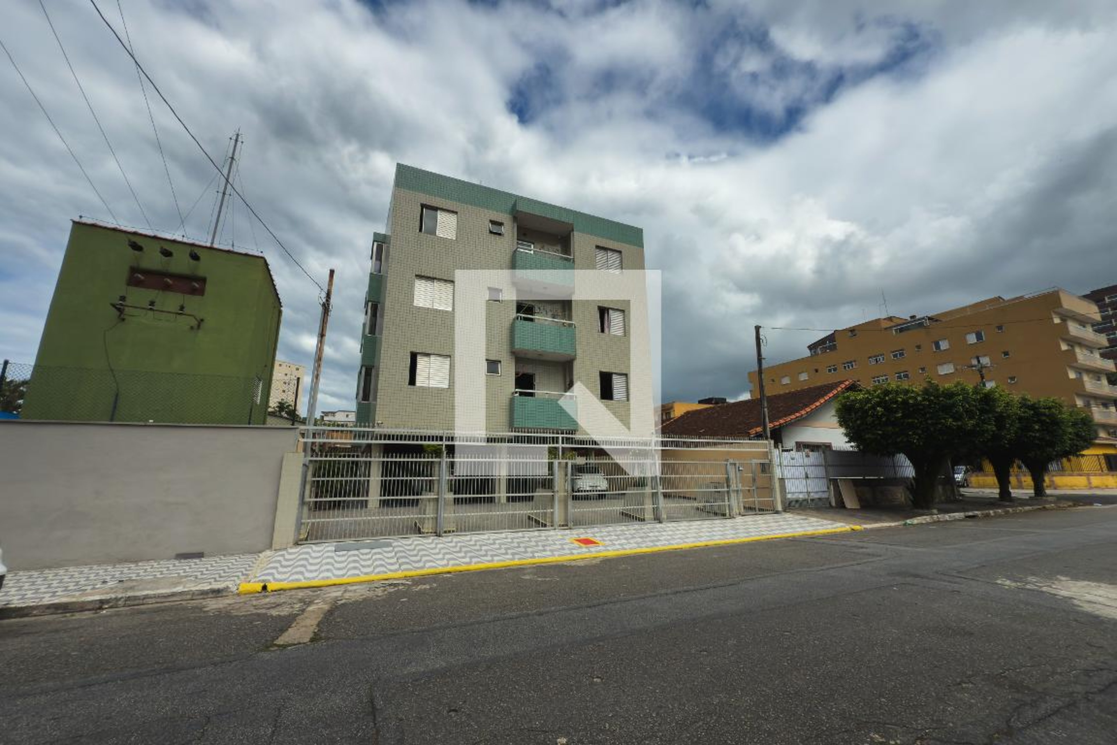 Fachada do Prédio Condomínio em Rua Doutor Gervásio Bonavides, 139