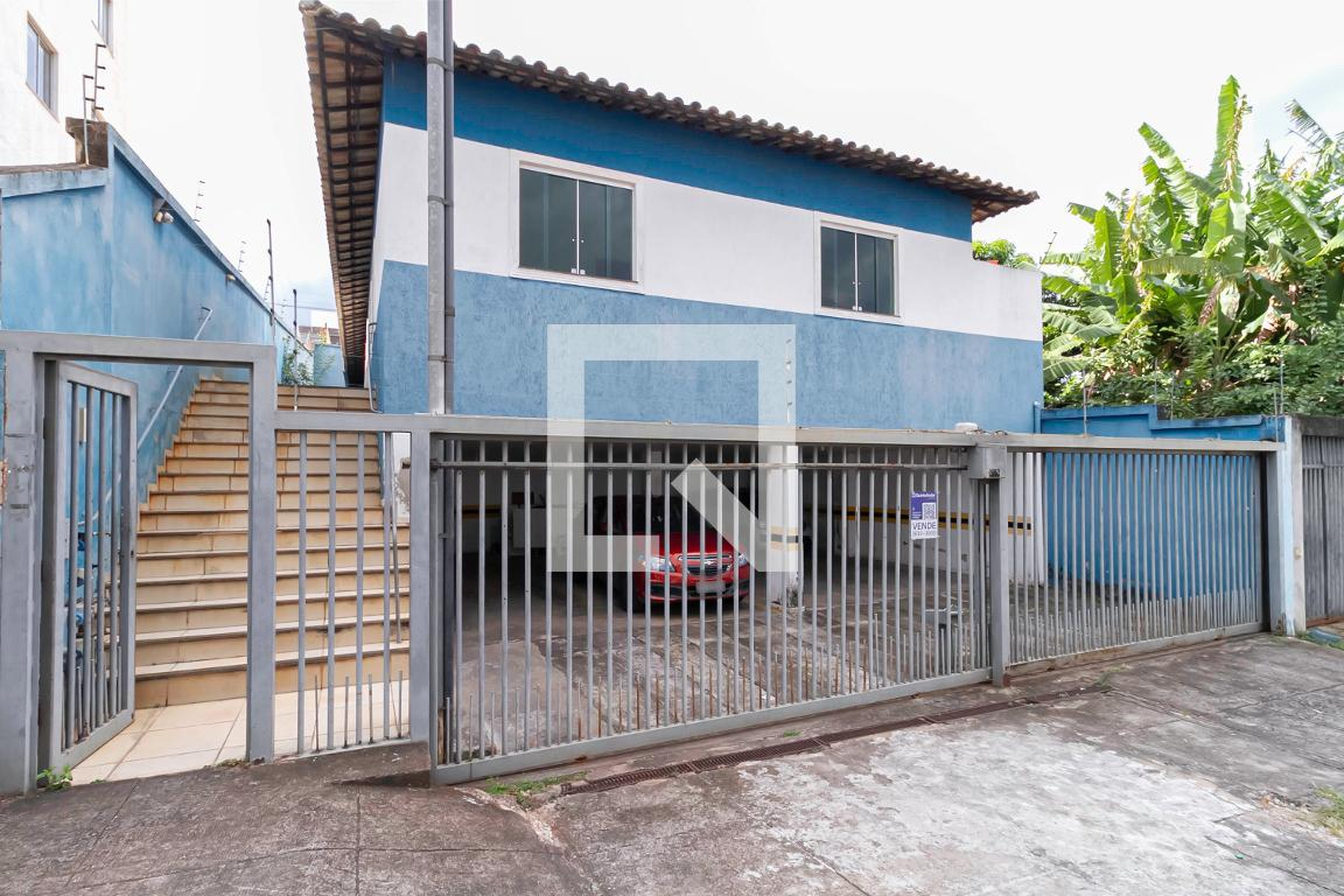 Fachada Condomínio em Rua Canavieiras, 195